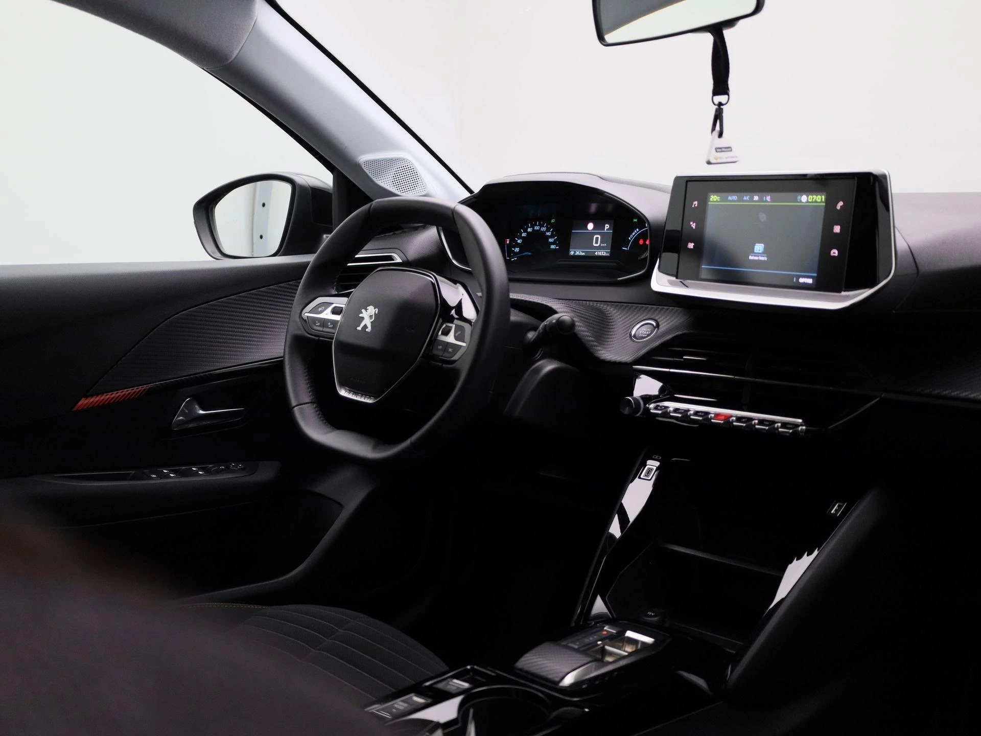 Peugeot-e-208-image-34