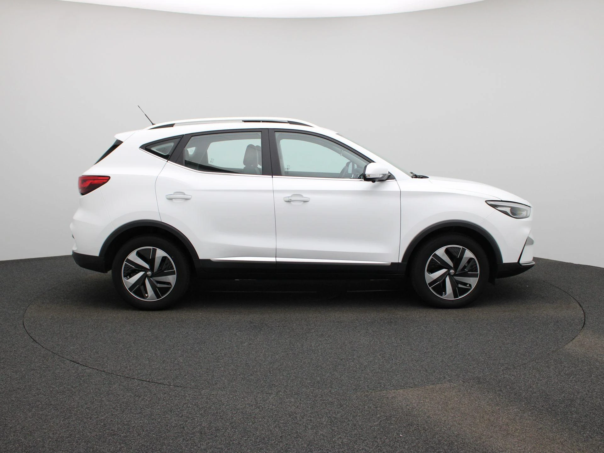 MG-ZS EV-image-5