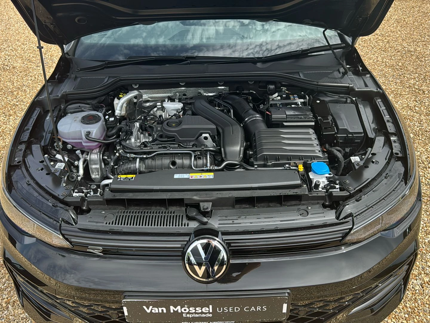 Volkswagen-Golf-image-13