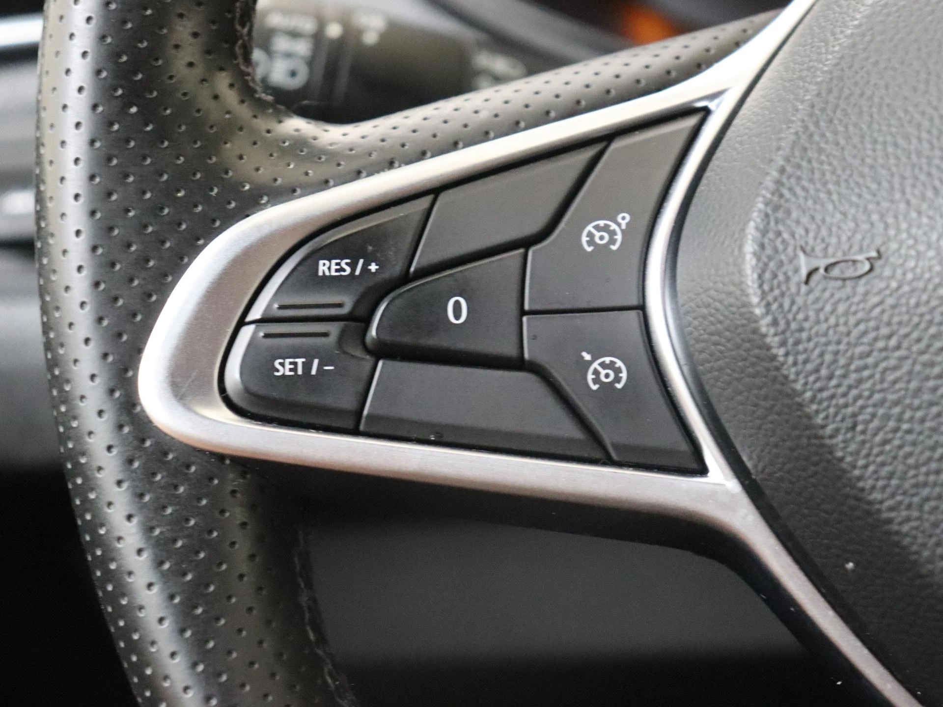 Renault Clio 1.6 E-Tech Full Hybrid 145 techno AUTOMAAT