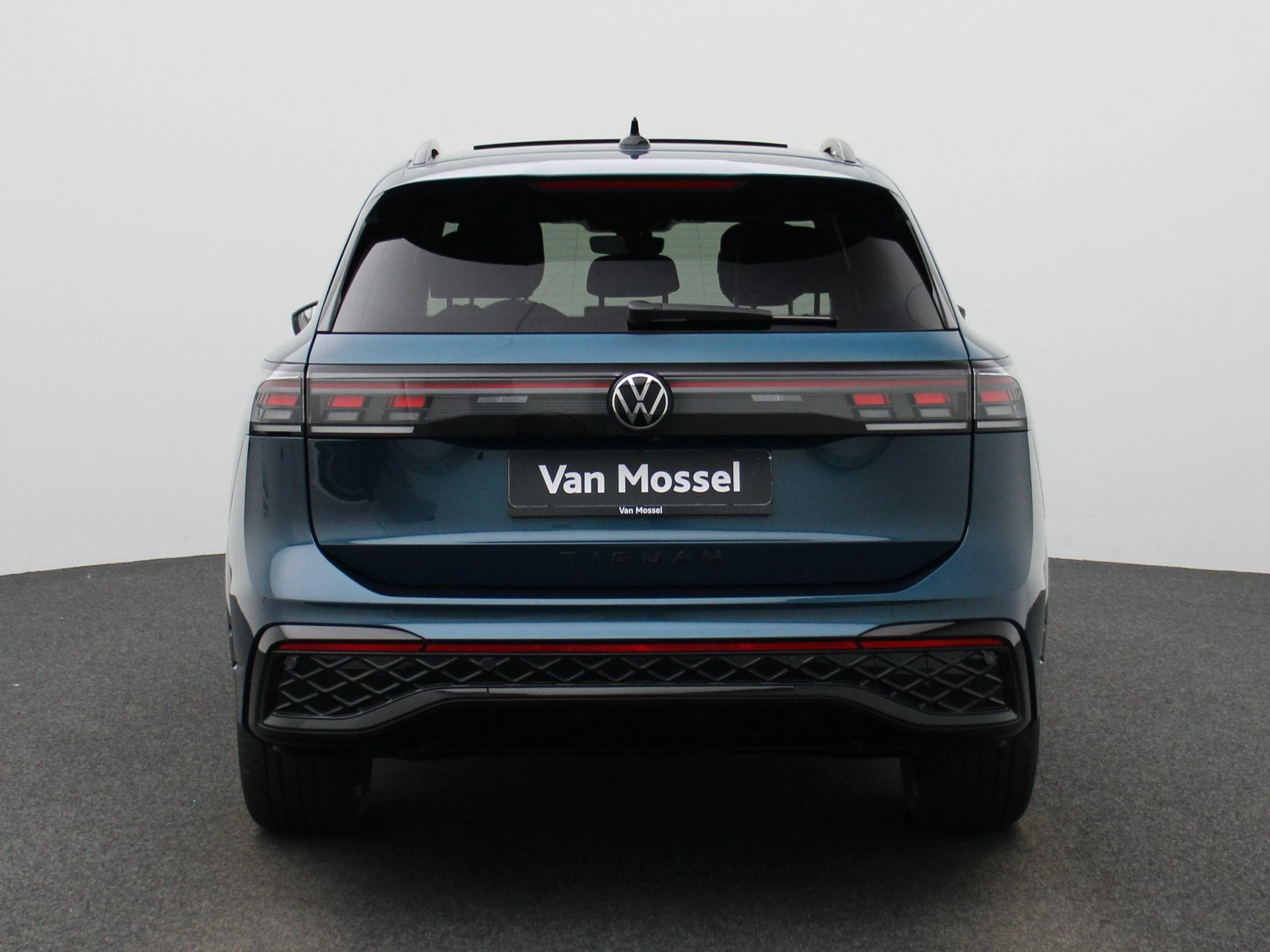 Volkswagen-Tiguan-image-4