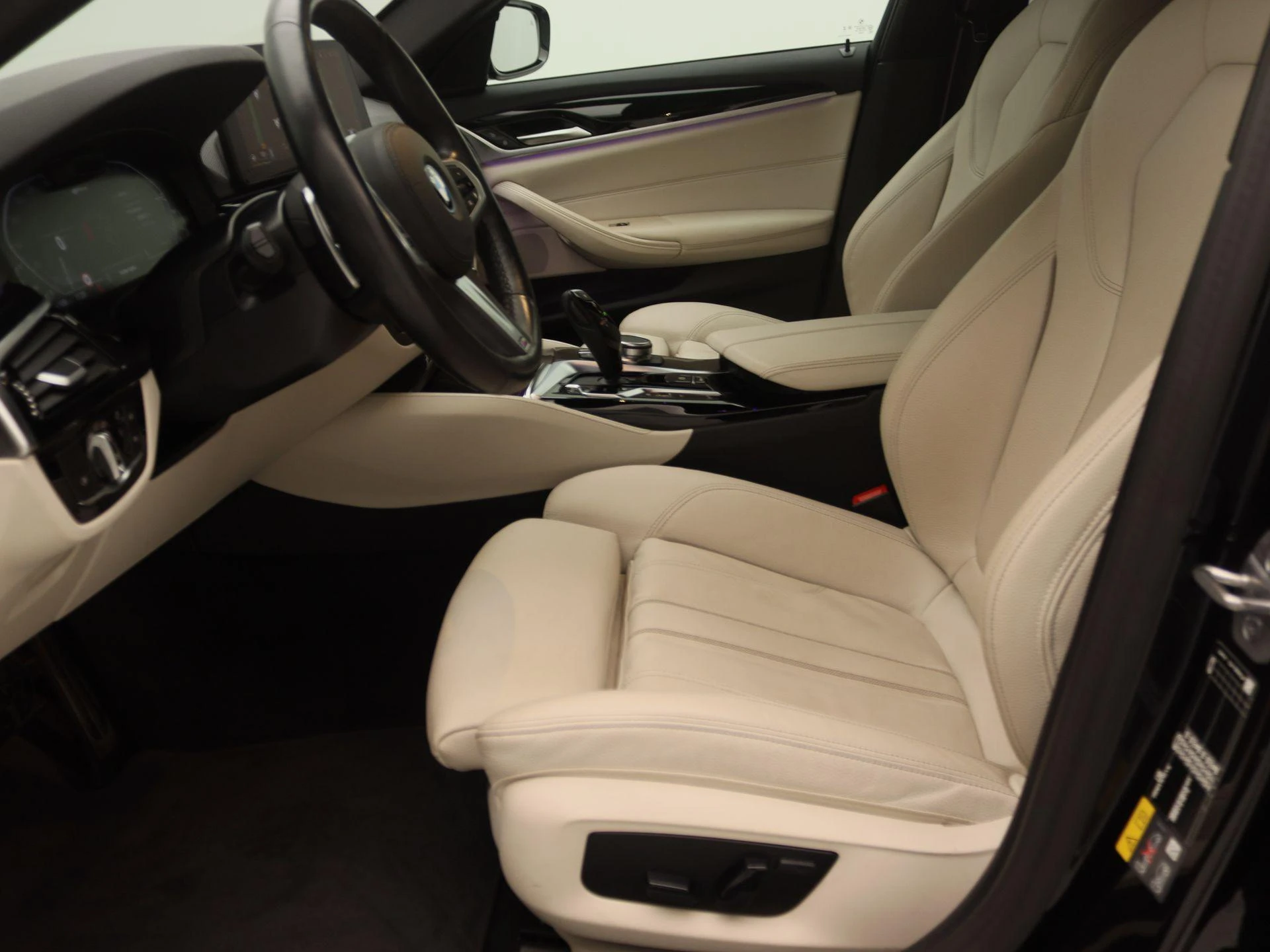 BMW-5 Serie-image-12