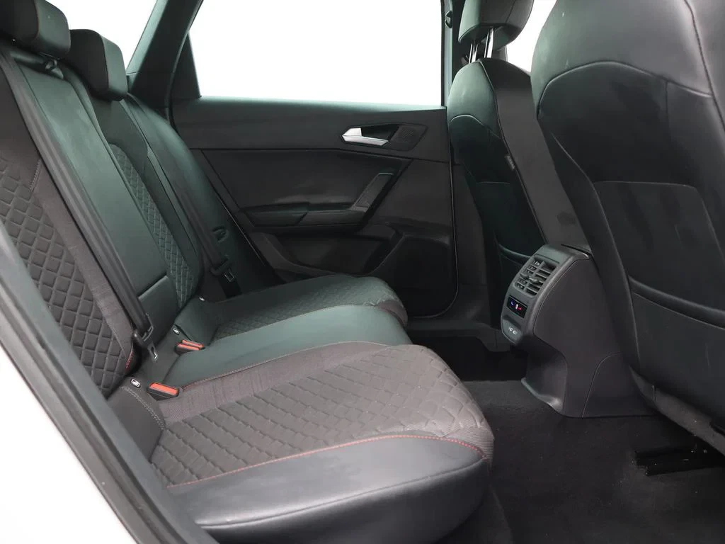 SEAT-Leon-image-11