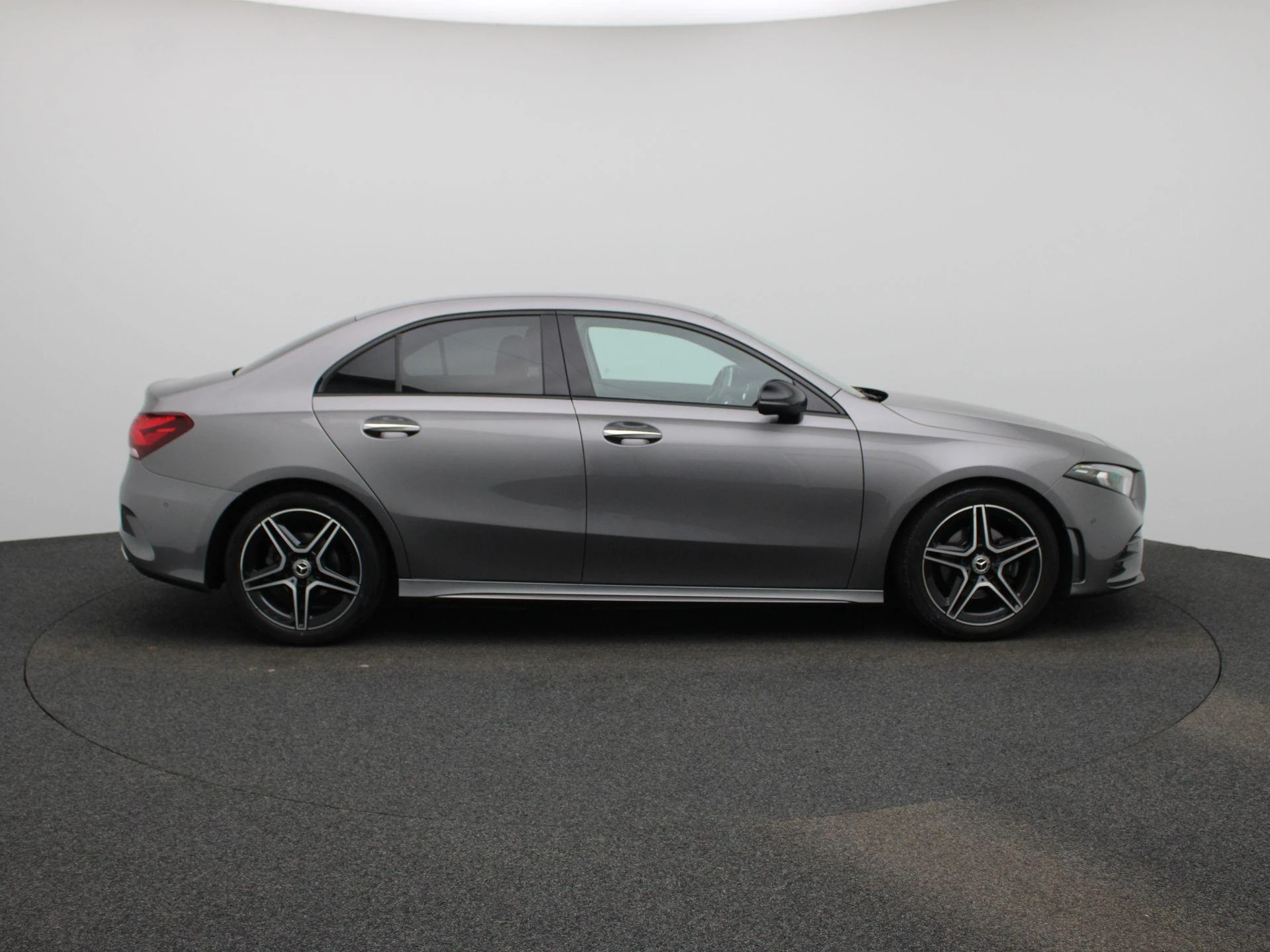 Mercedes-Benz-A-Klasse-image-5