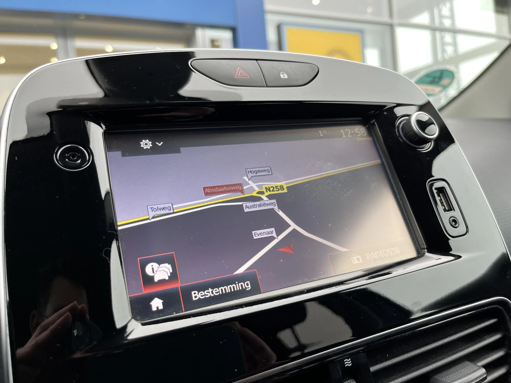 Renault-Clio-image-25