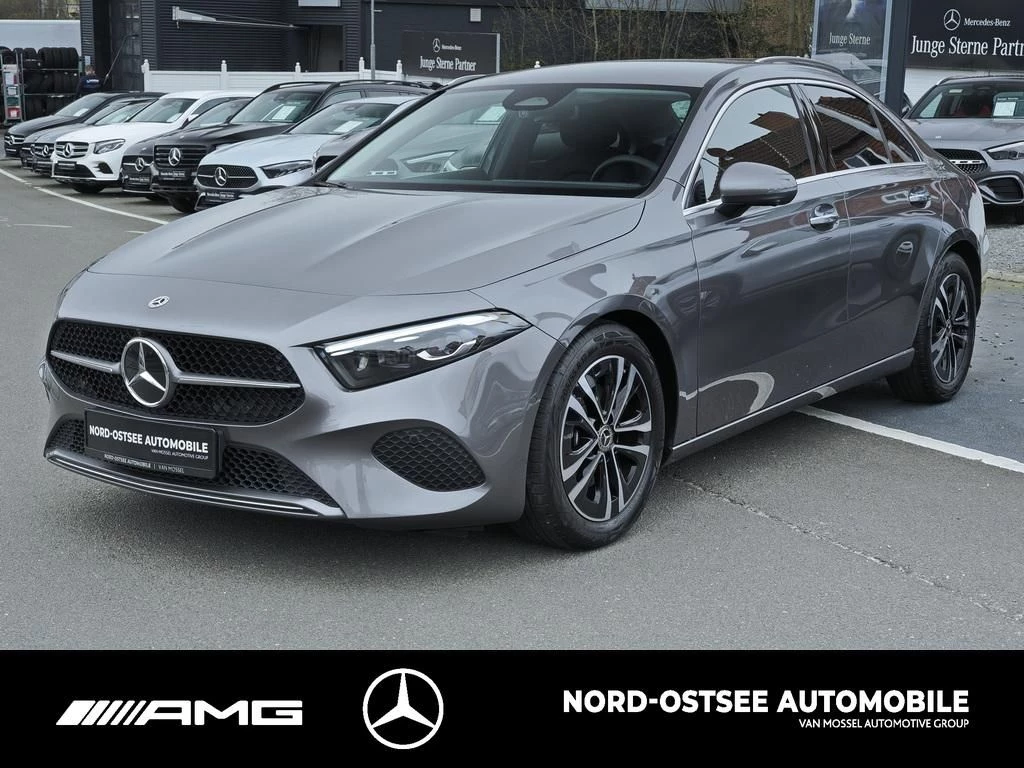 Mercedes-Benz A-Klasse 200 PROGRESSIVE DISTRONIC MULTIBEAM 360° LHZ ProgressiveW177 A 200 PROGRESSIVE DISTRONIC MULTIBEAM 360° LHZ Progressive