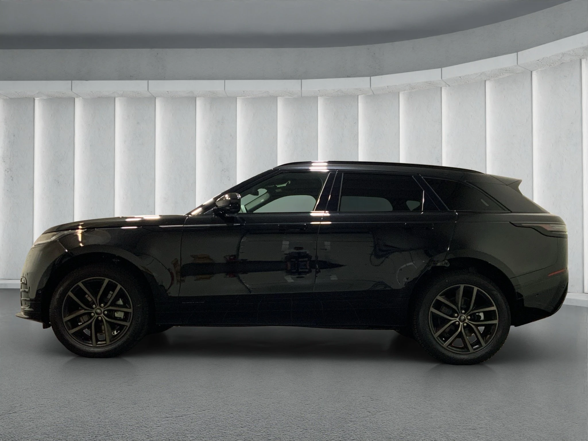 Land Rover-Range Rover Velar-image-4