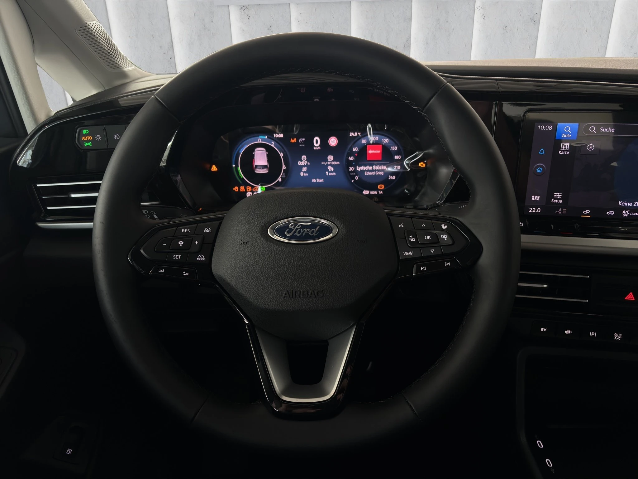 Ford-Tourneo Connect-image-12