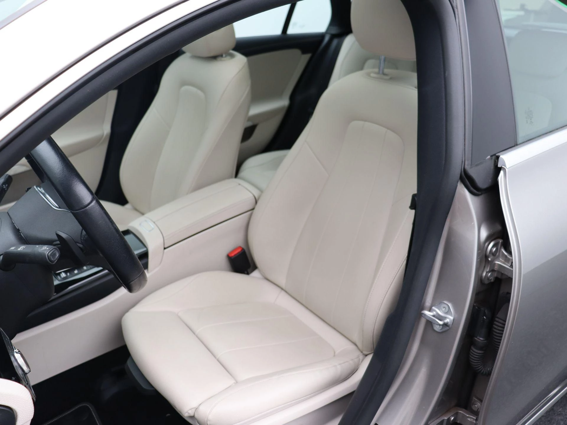 Mercedes-Benz CLA 200 Luxury Line Shooting Brake + LEDER + PANO DAK + CARPLAY + MULTIBEAM LED +