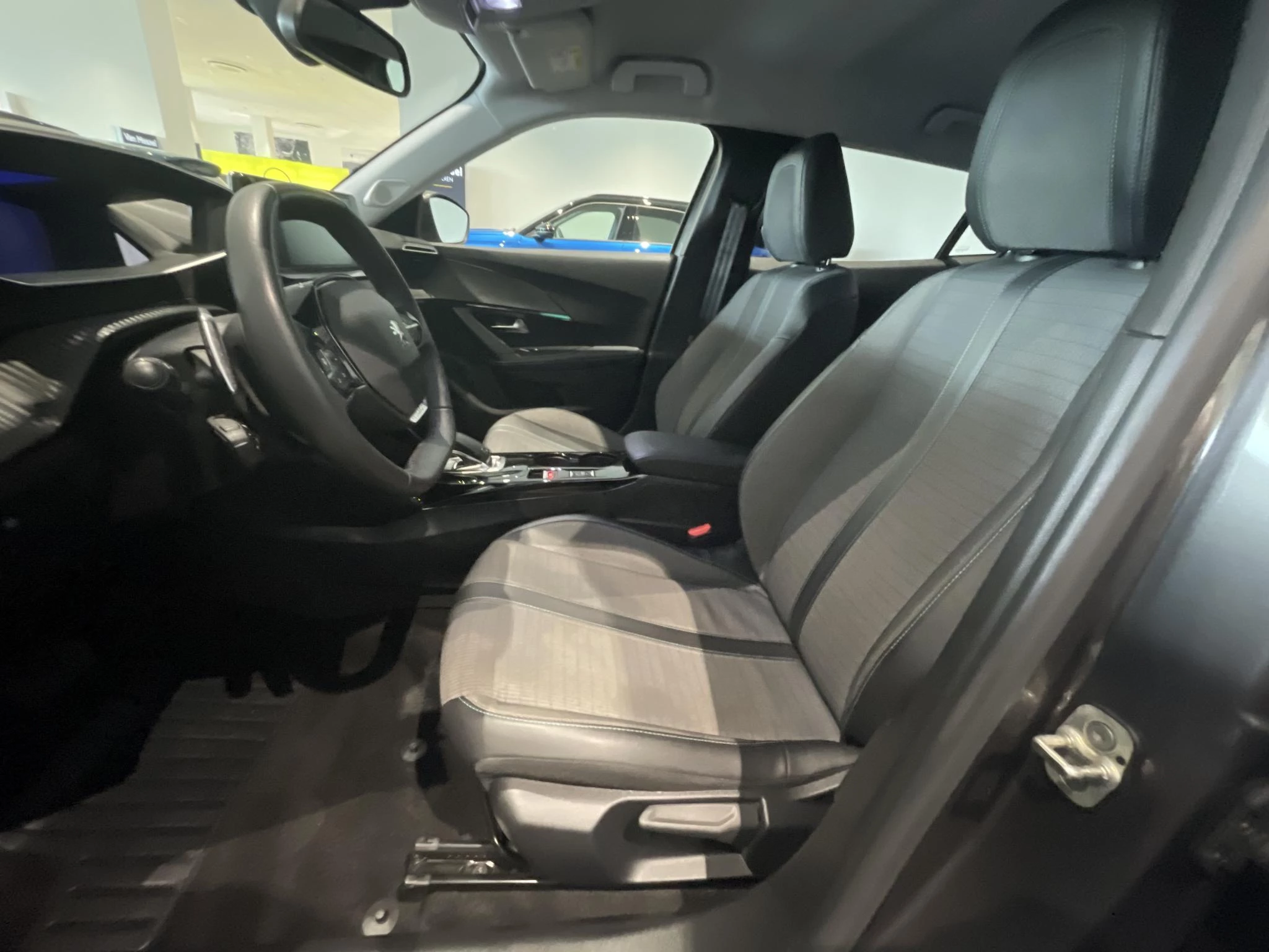 Peugeot 2008 1.2 Puretech 96kW S&S EAT8 Allure