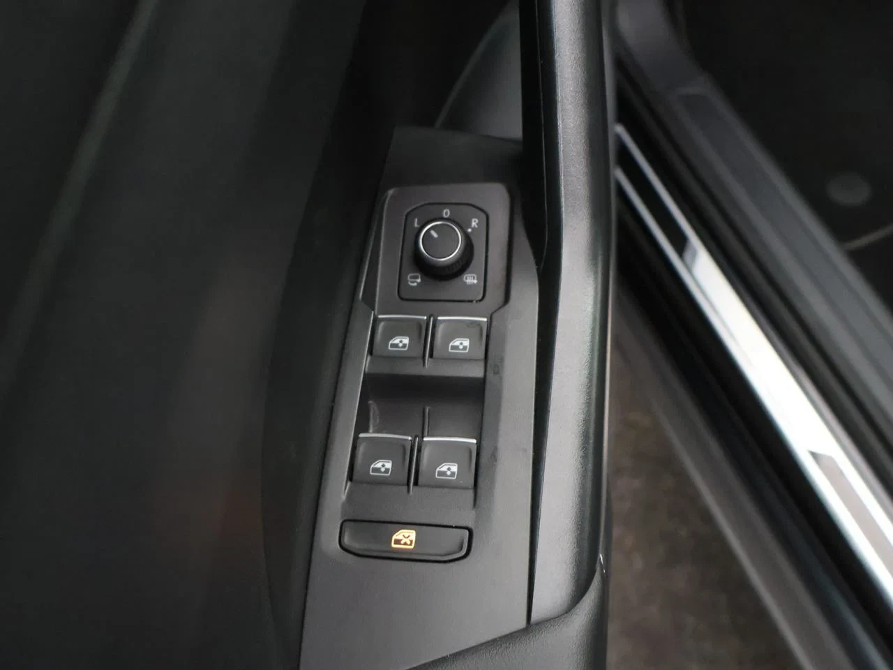 Volkswagen-T-Cross-image-21