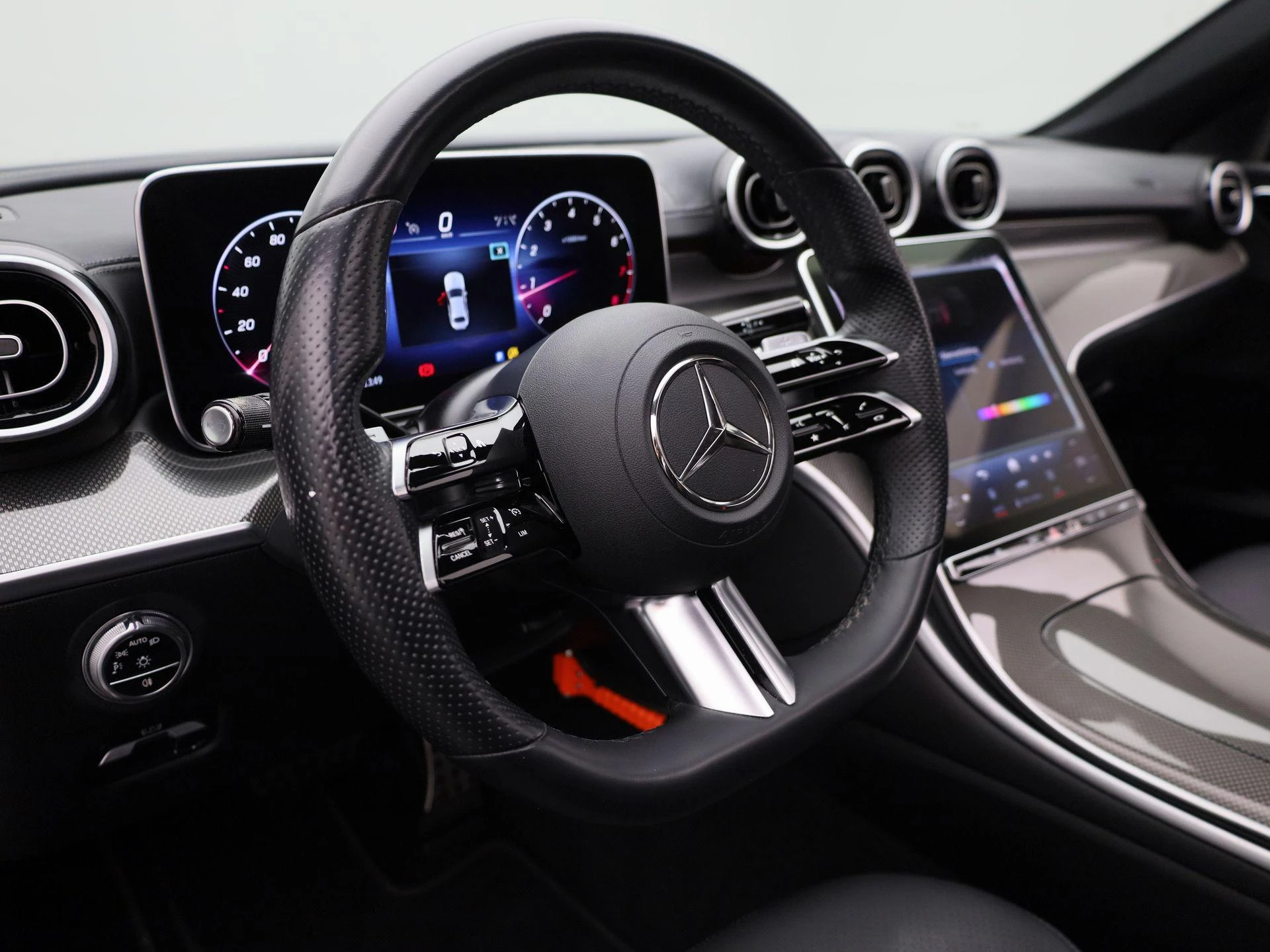 Mercedes-Benz-C-Klasse-image-43