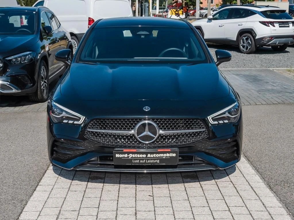 Mercedes-Benz-CLA 200-image-3