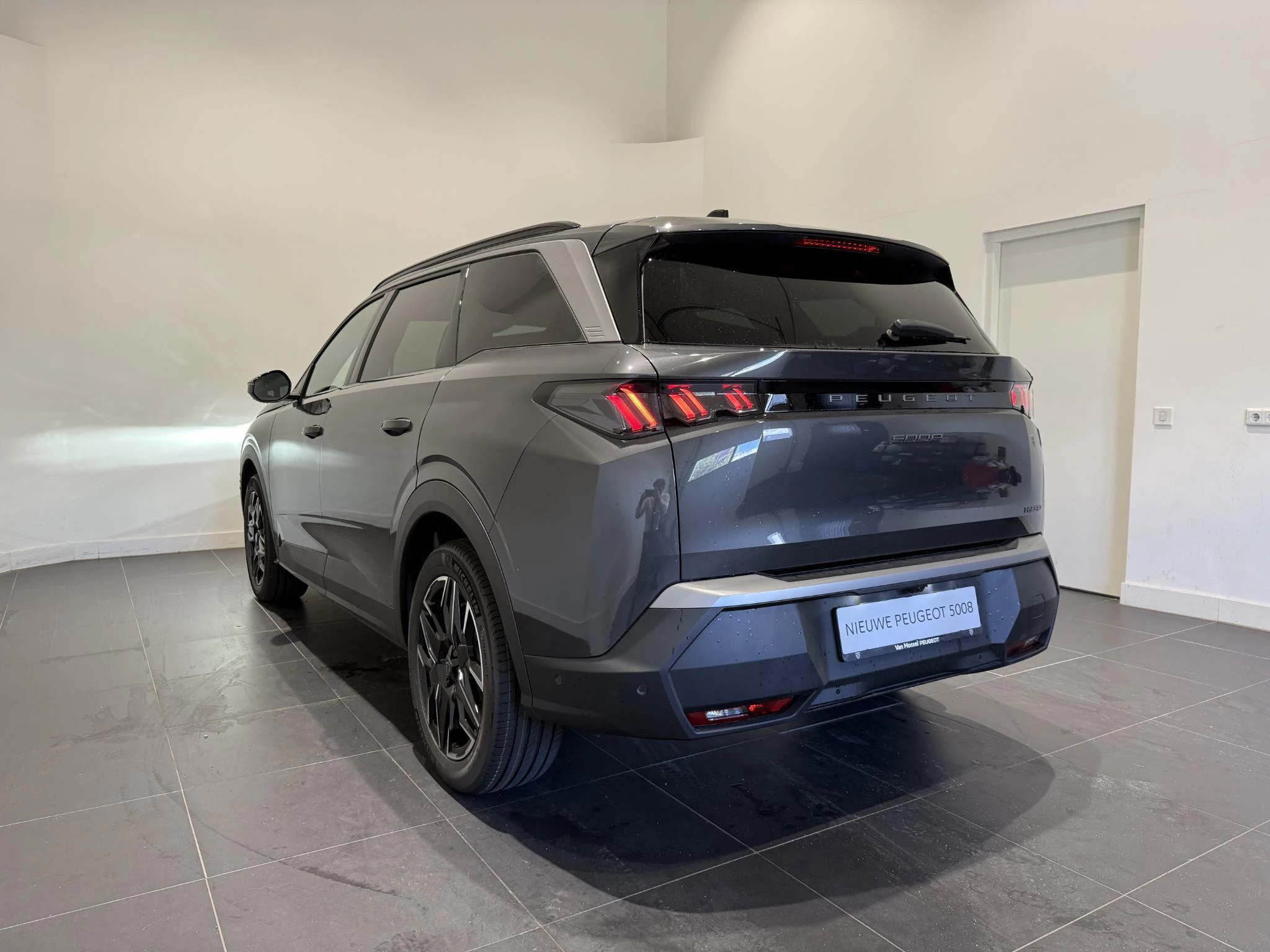 Peugeot 5008 Allure Plug-in HYbrid 195 e-DCS7