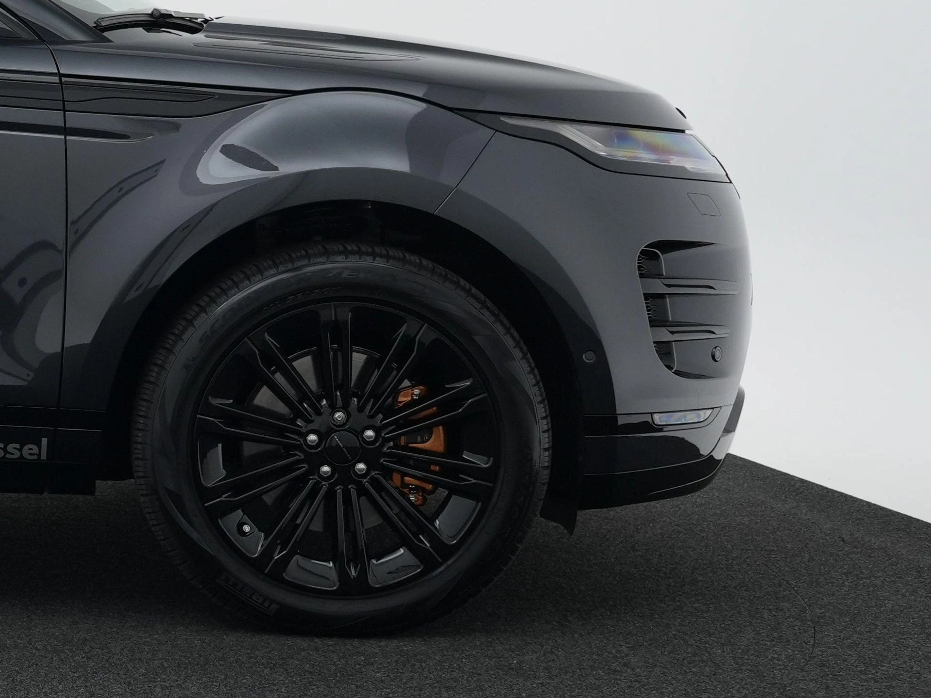 Land Rover-Range Rover Evoque-image-7