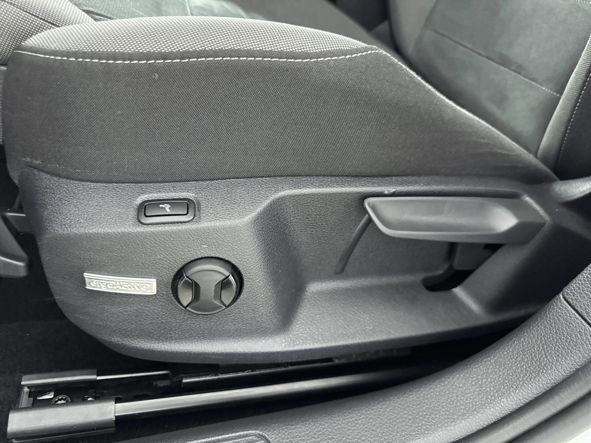 Volkswagen-Golf-image-17