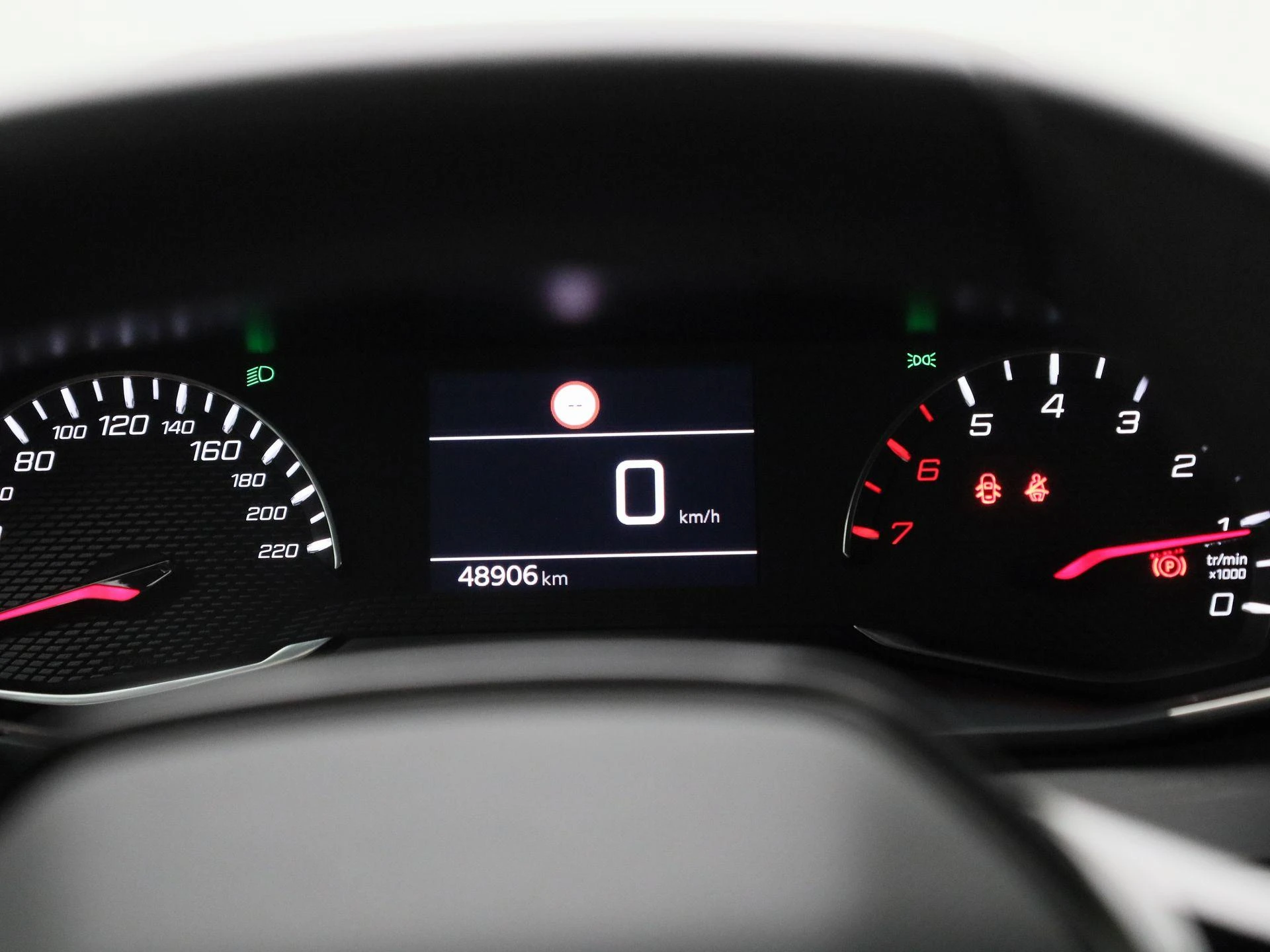 Peugeot 2008 - 8