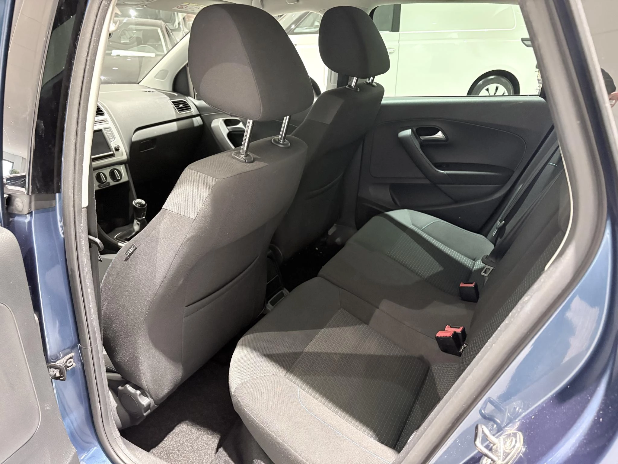 Volkswagen-Polo-image-8