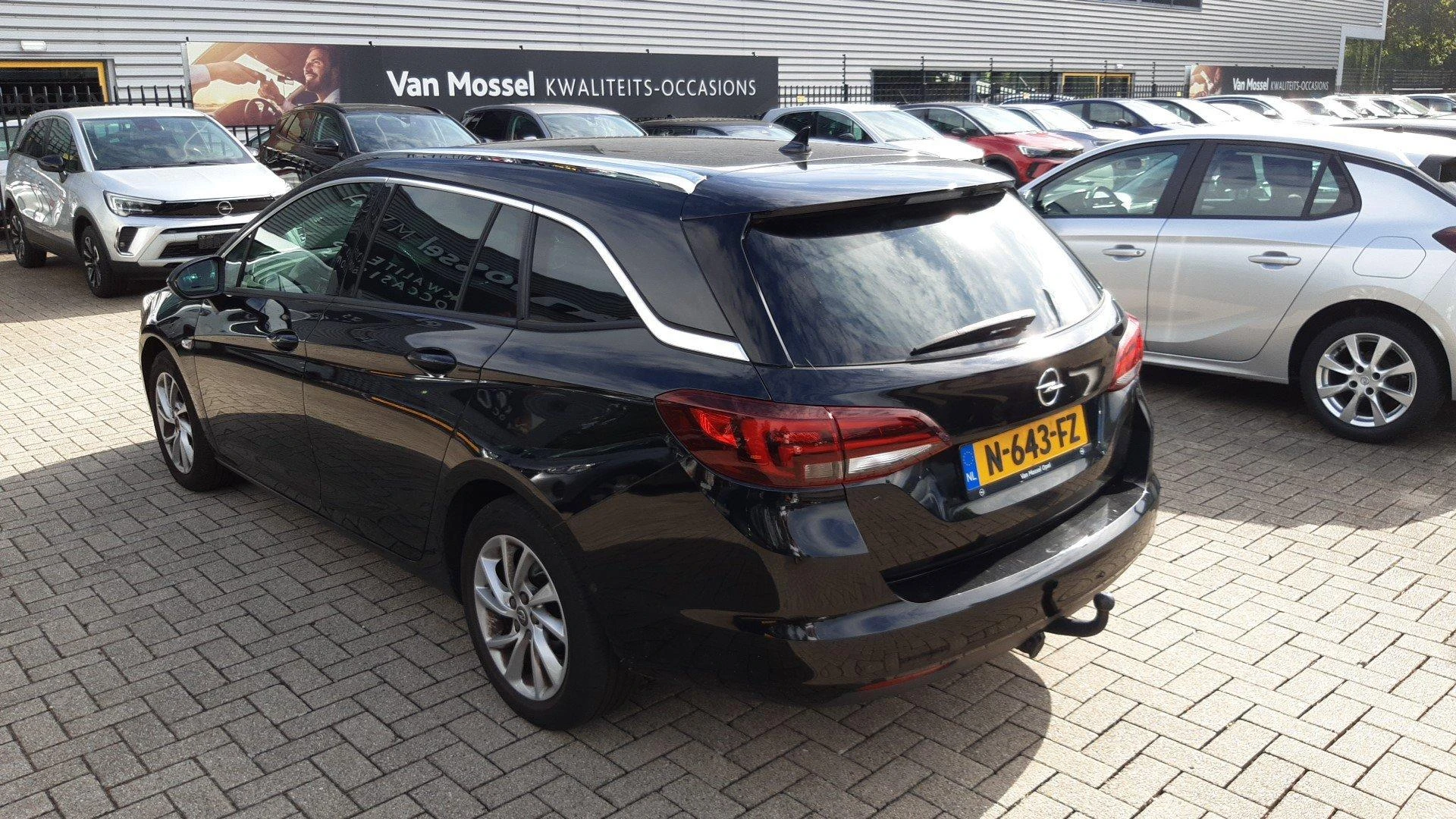 Opel Astra Sports Tourer 1.2 Business Elegance