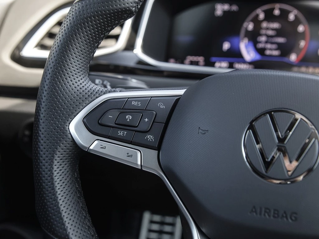 Volkswagen-T-Roc-image-14