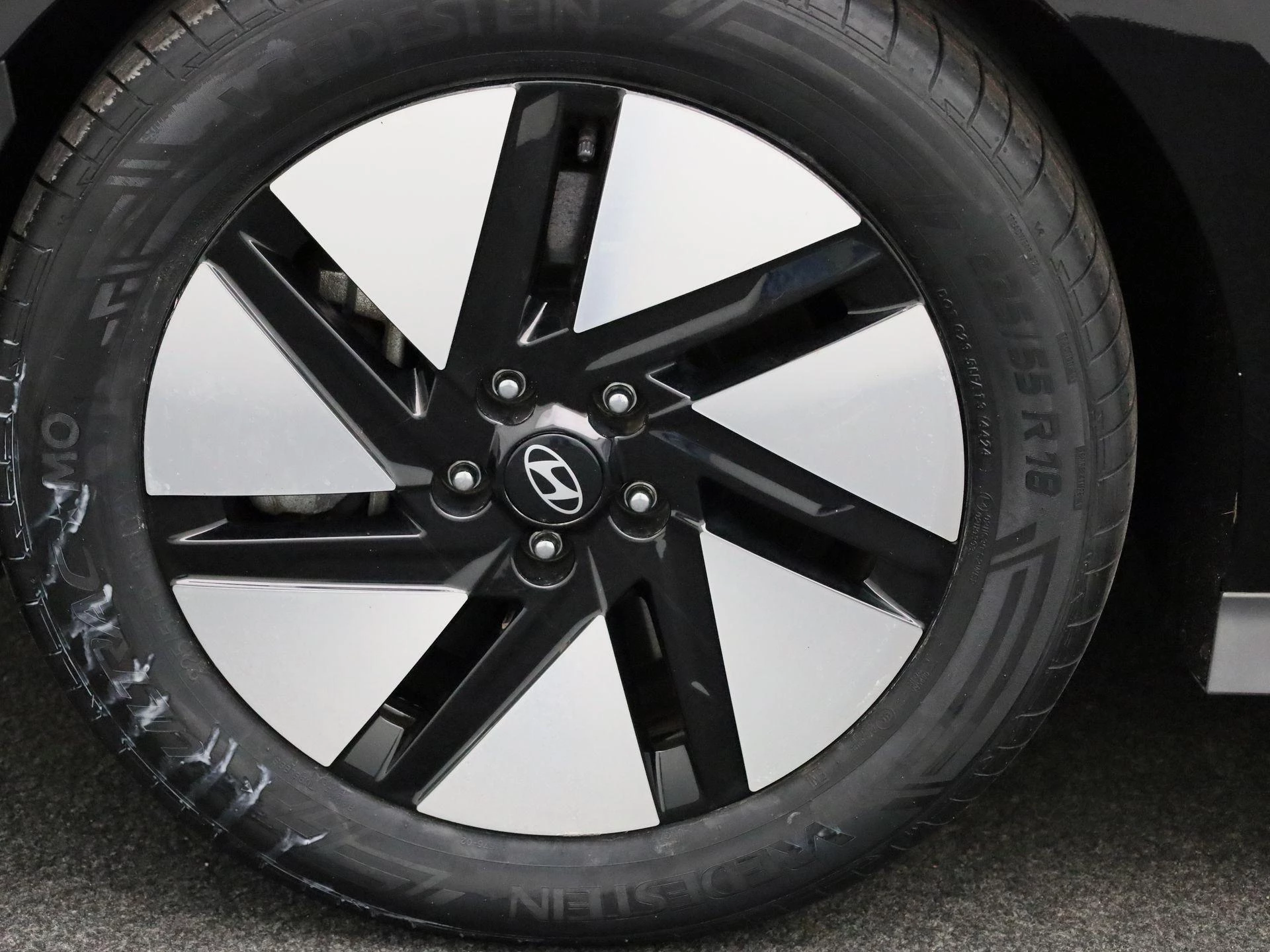 Hyundai IONIQ 6 77,4 kWh Core Plus