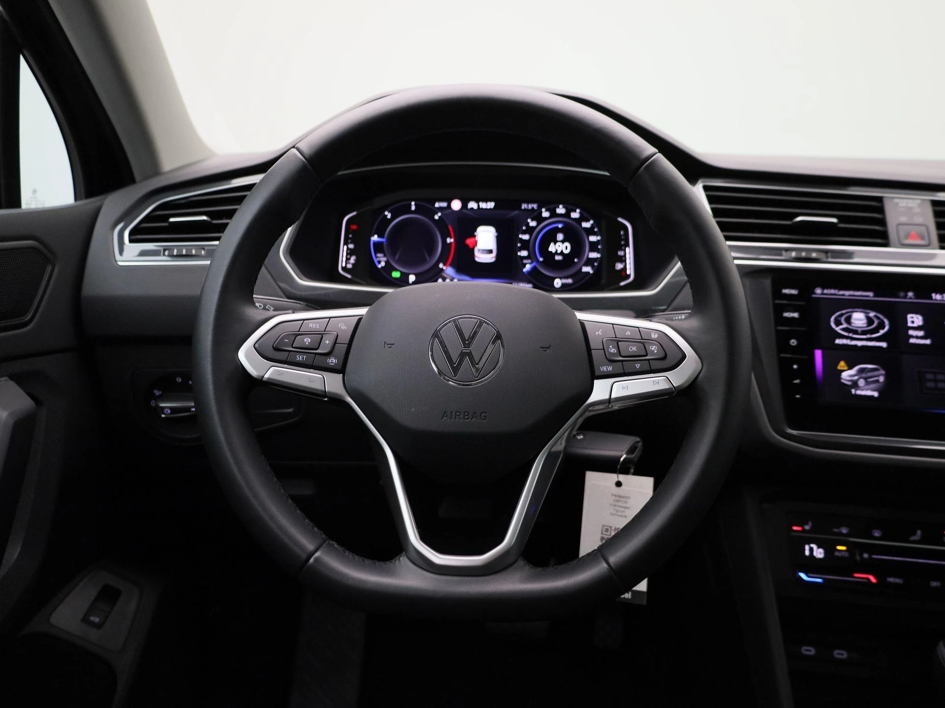 Volkswagen-Tiguan-image-6