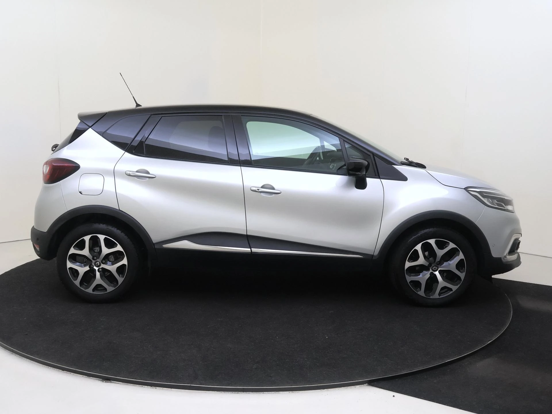 Renault-Captur-image-8
