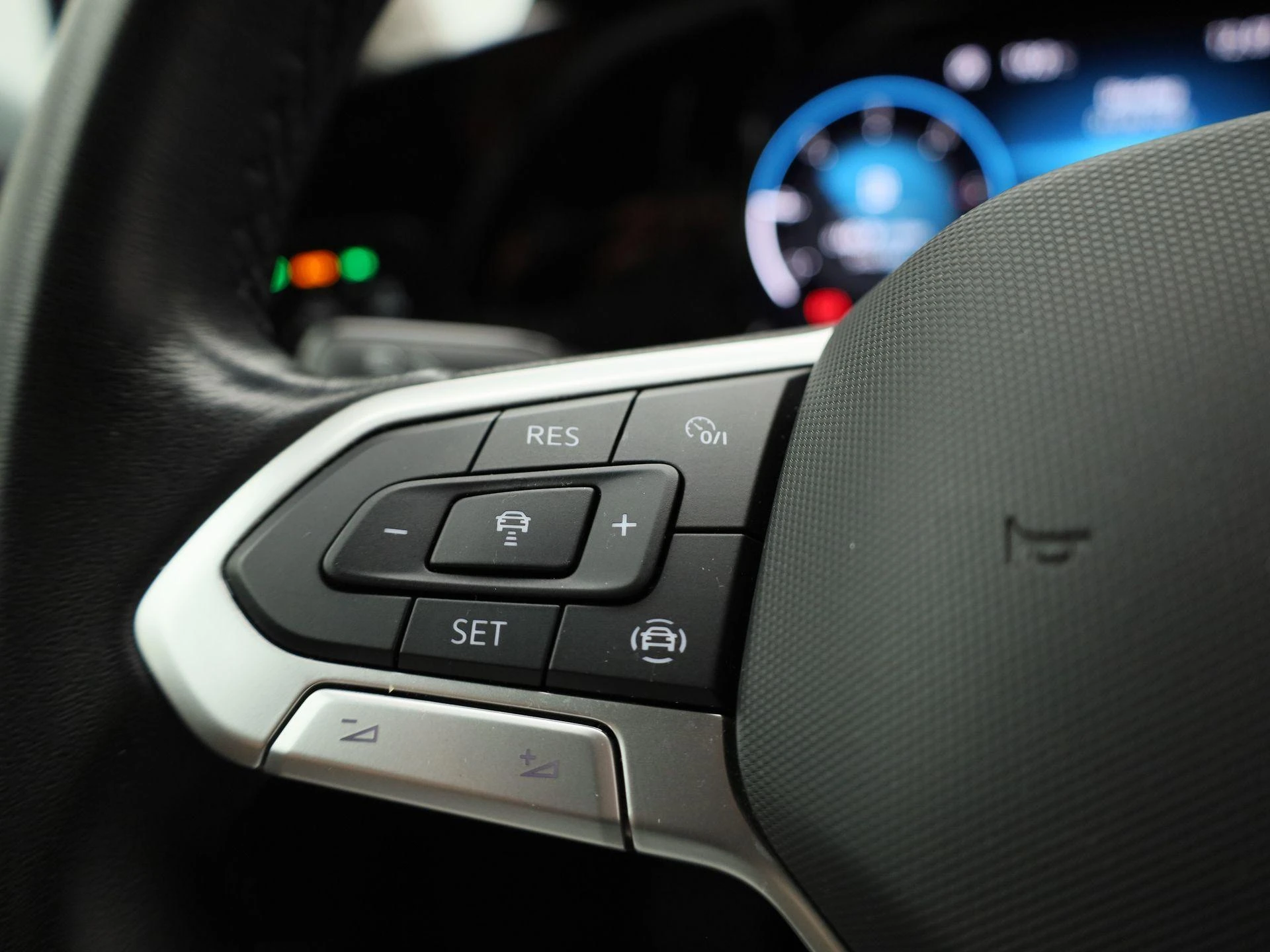 Volkswagen-Golf-image-18