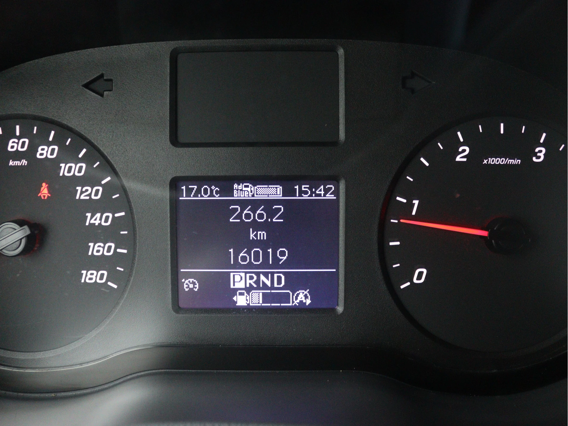 Mercedes-Benz-Sprinter-image-5