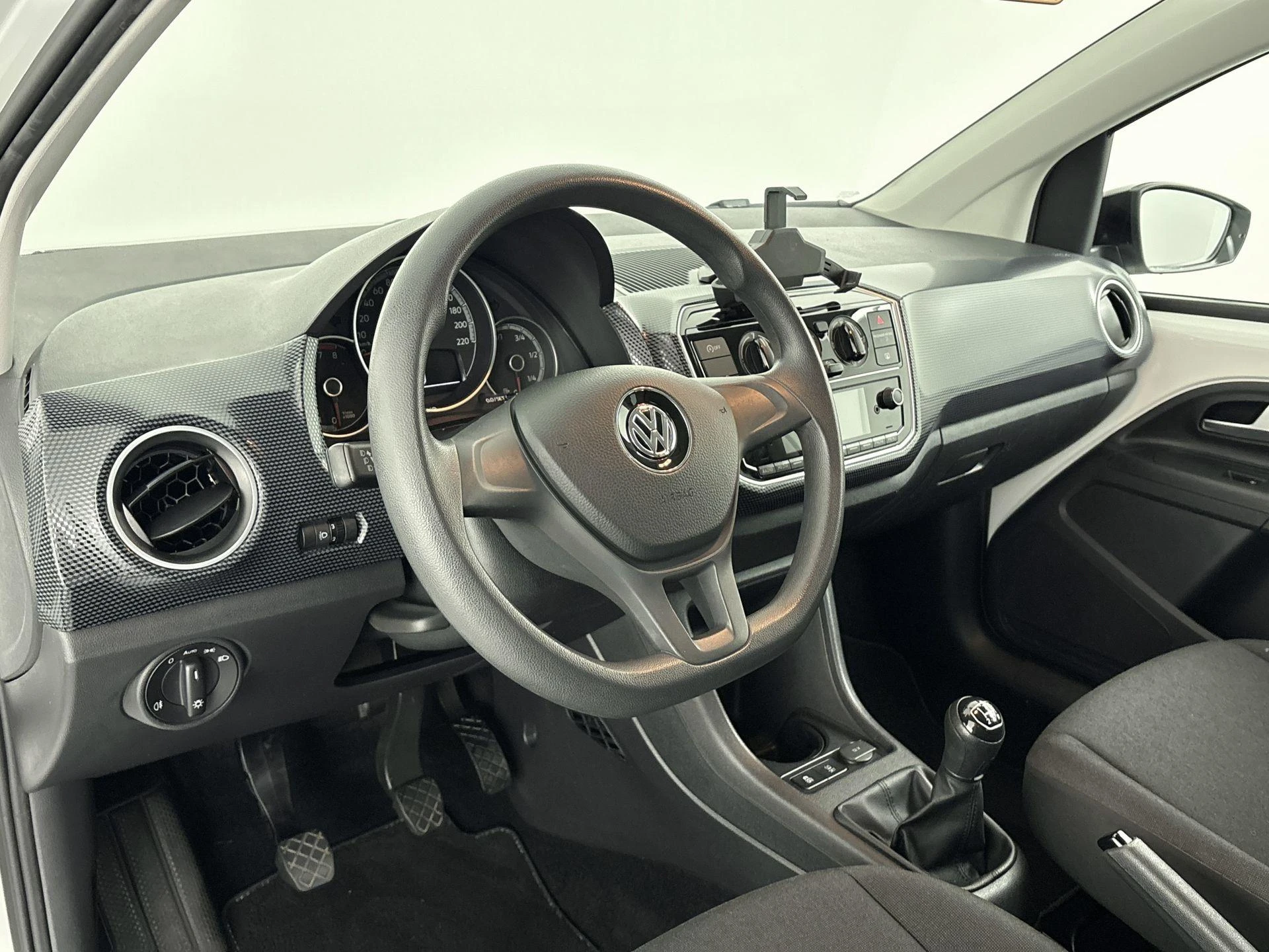 Volkswagen-up!-image-9