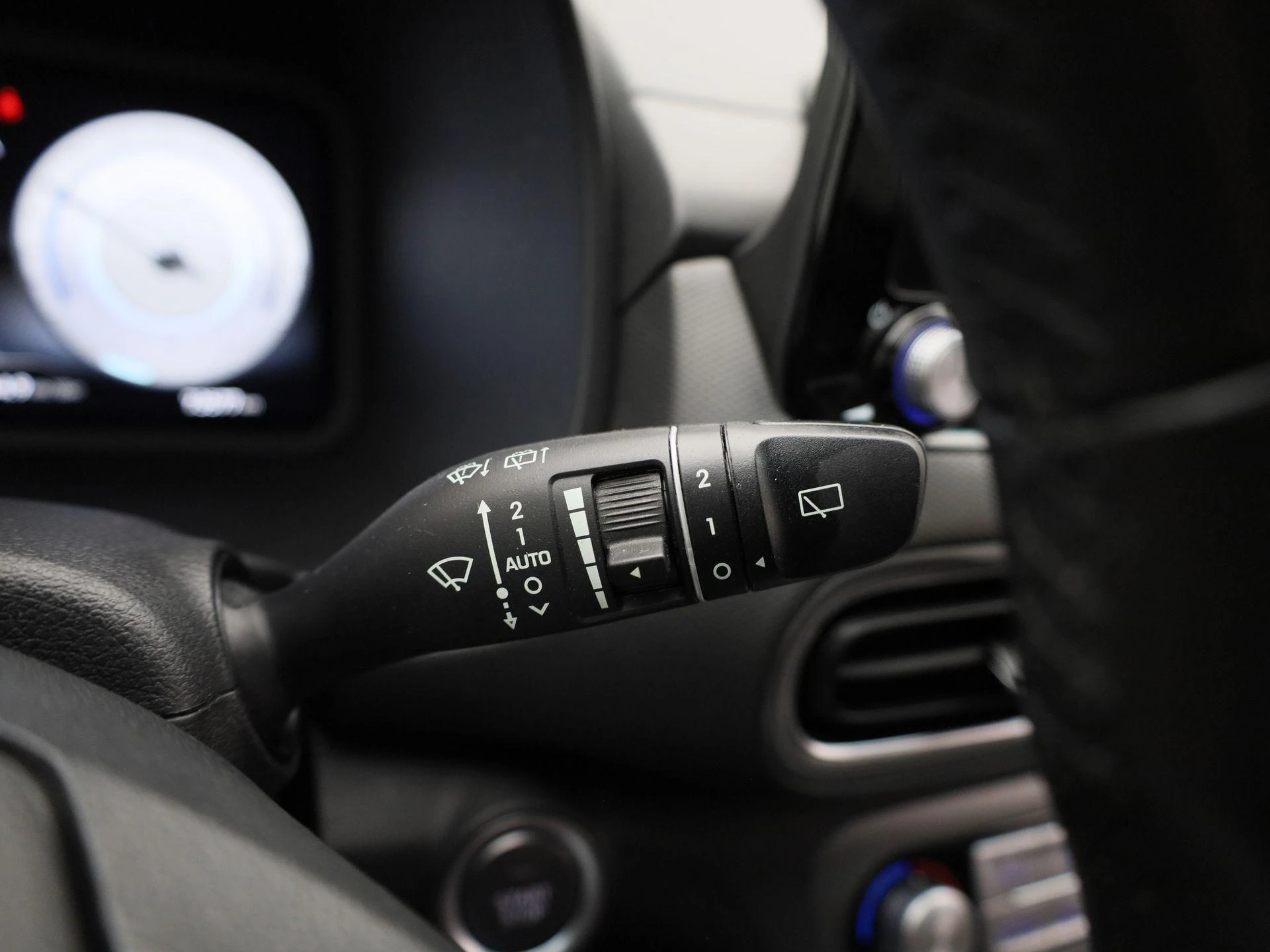 Hyundai-Kona-image-23