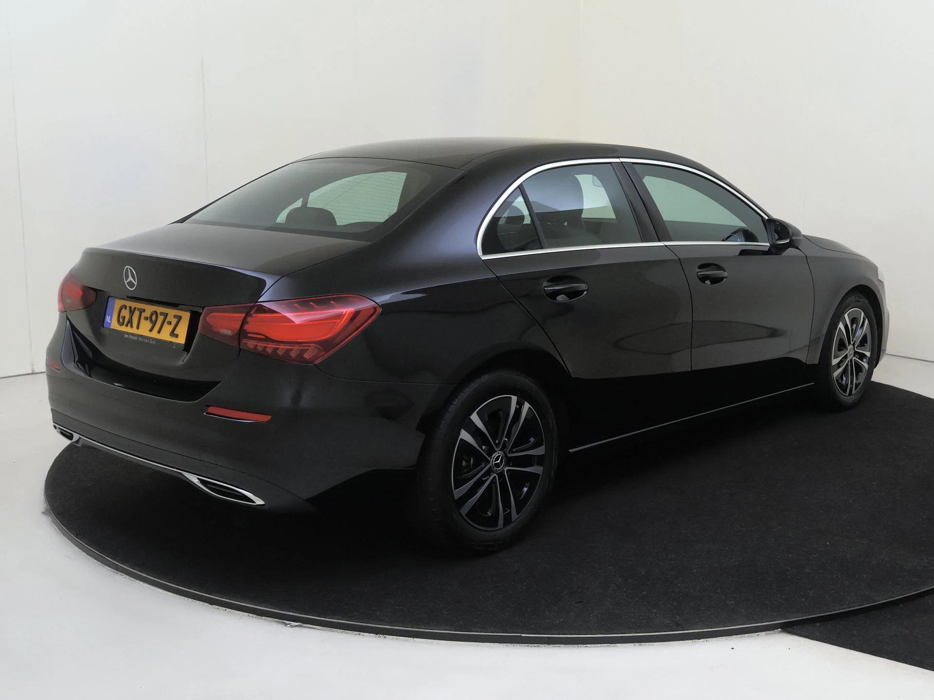 Mercedes-Benz-A-Klasse-image-3