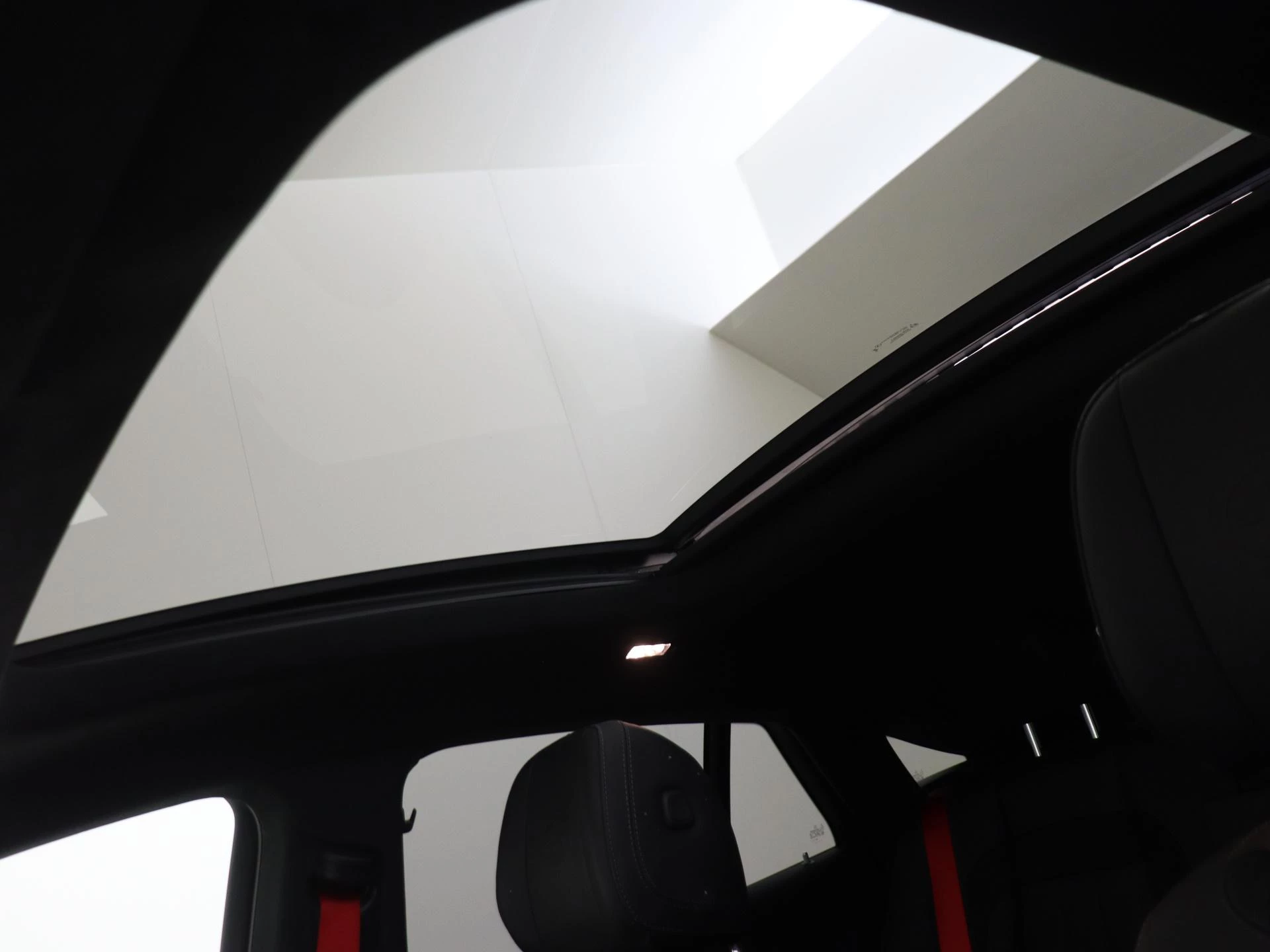 Mercedes-Benz-GLE-image-37