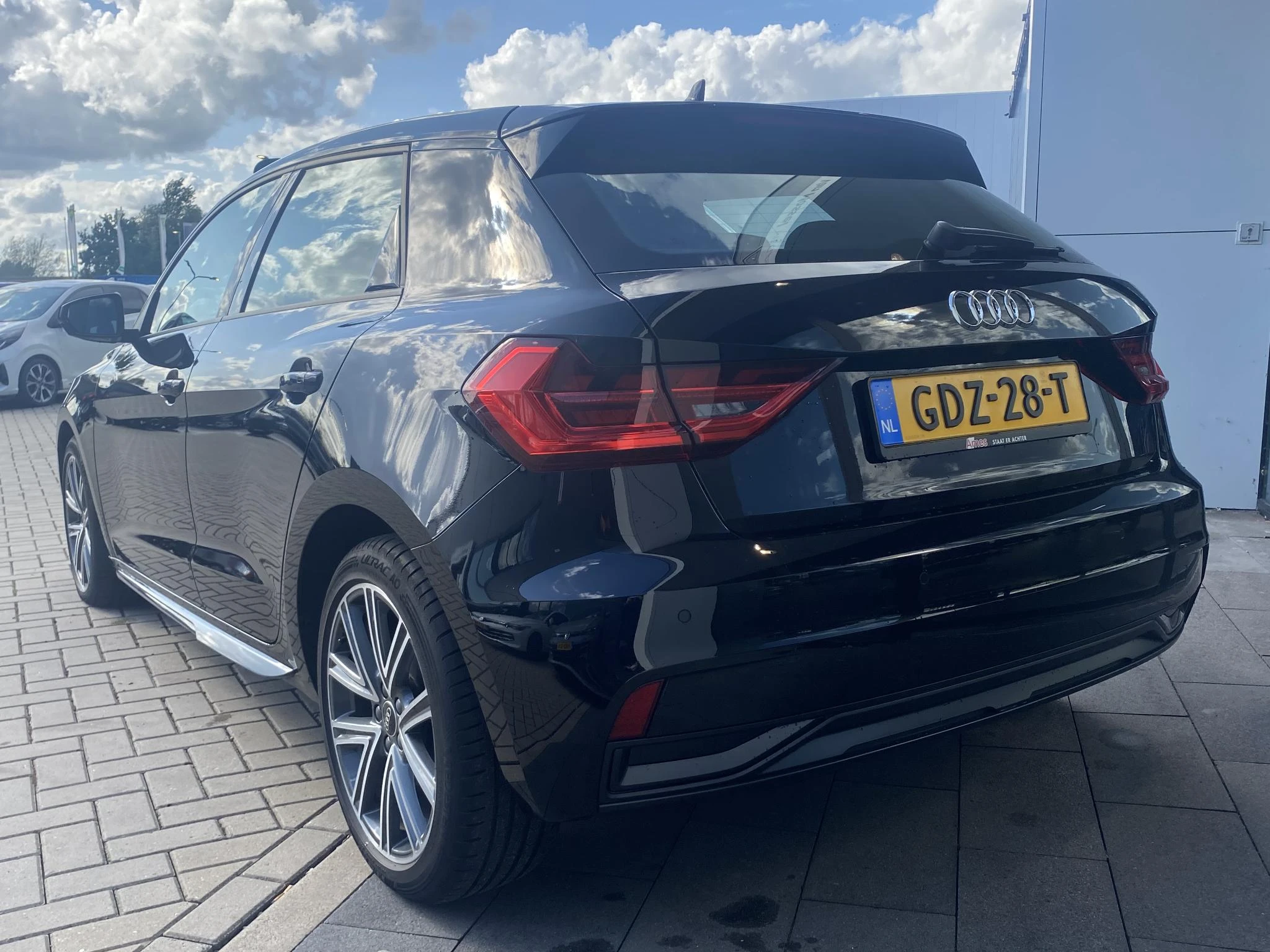 Audi-A1 Sportback-image-2