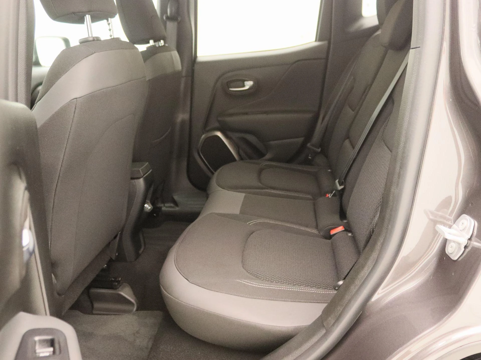 Jeep-Renegade-image-12