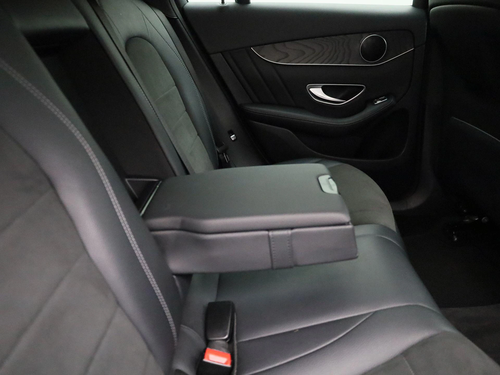 Mercedes-Benz-GLC-image-44