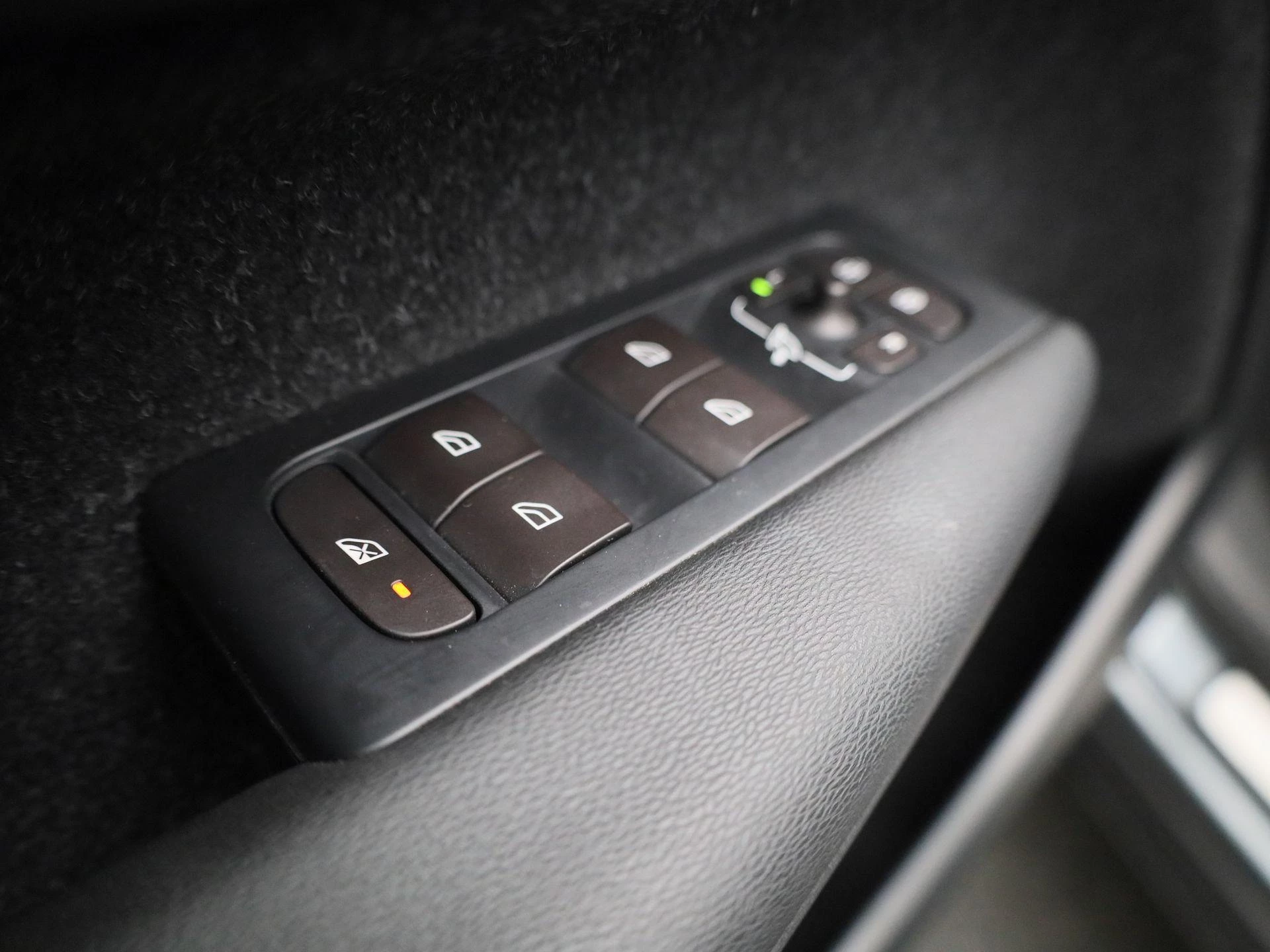 Volvo-XC40-image-28