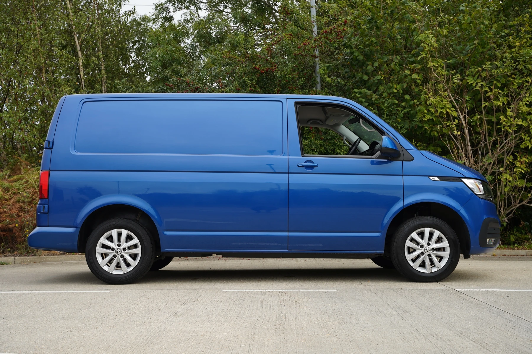 Volkswagen-Transporter-image-3