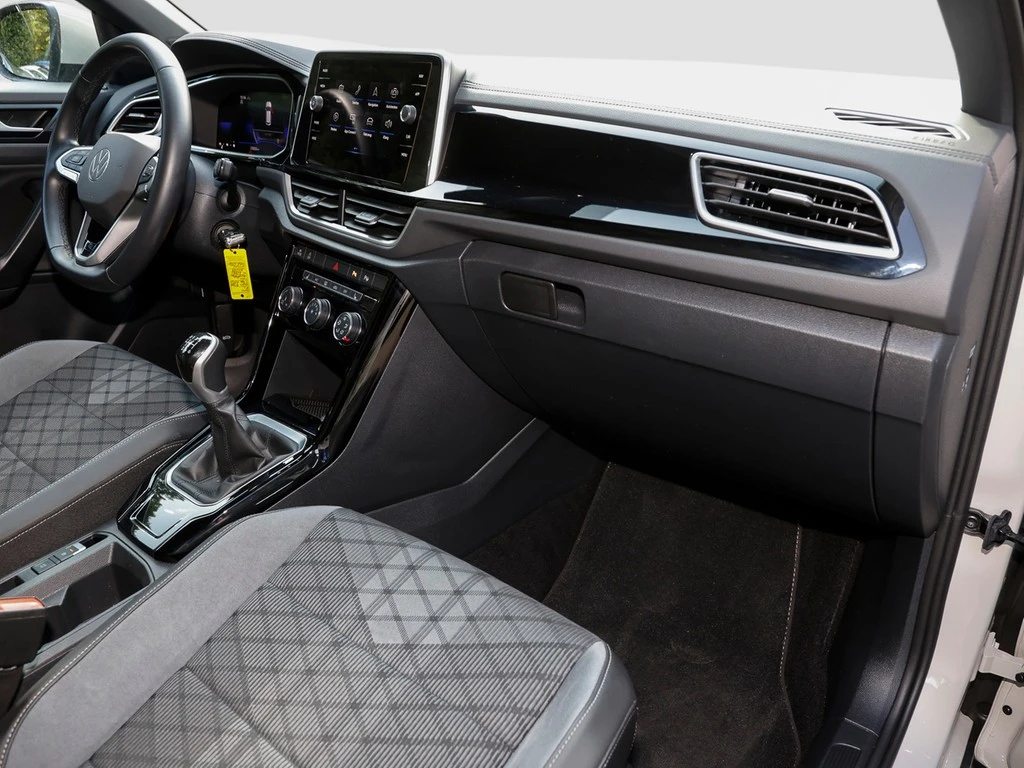 Volkswagen-T-Roc-image-7