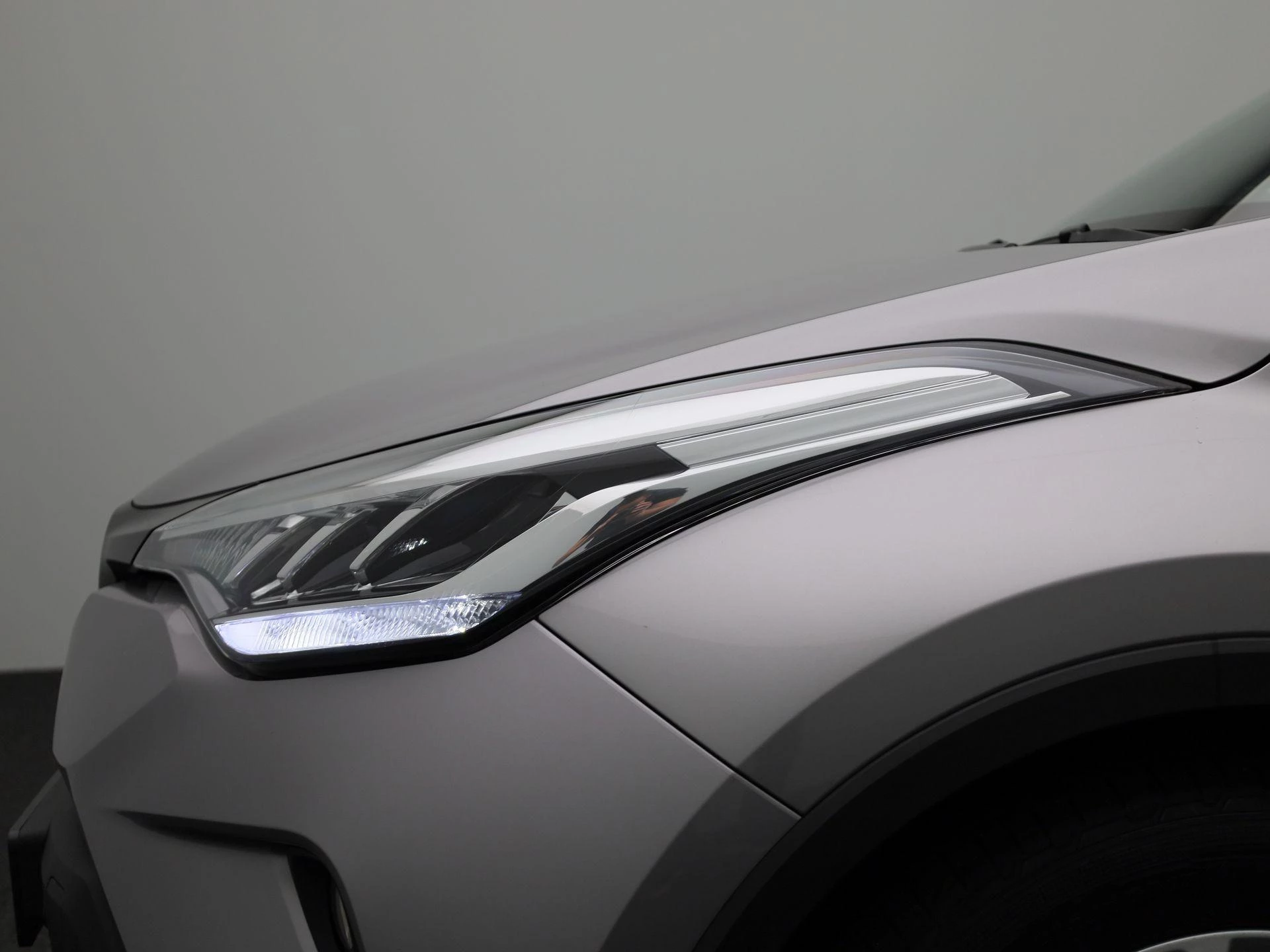 Toyota-C-HR-image-14