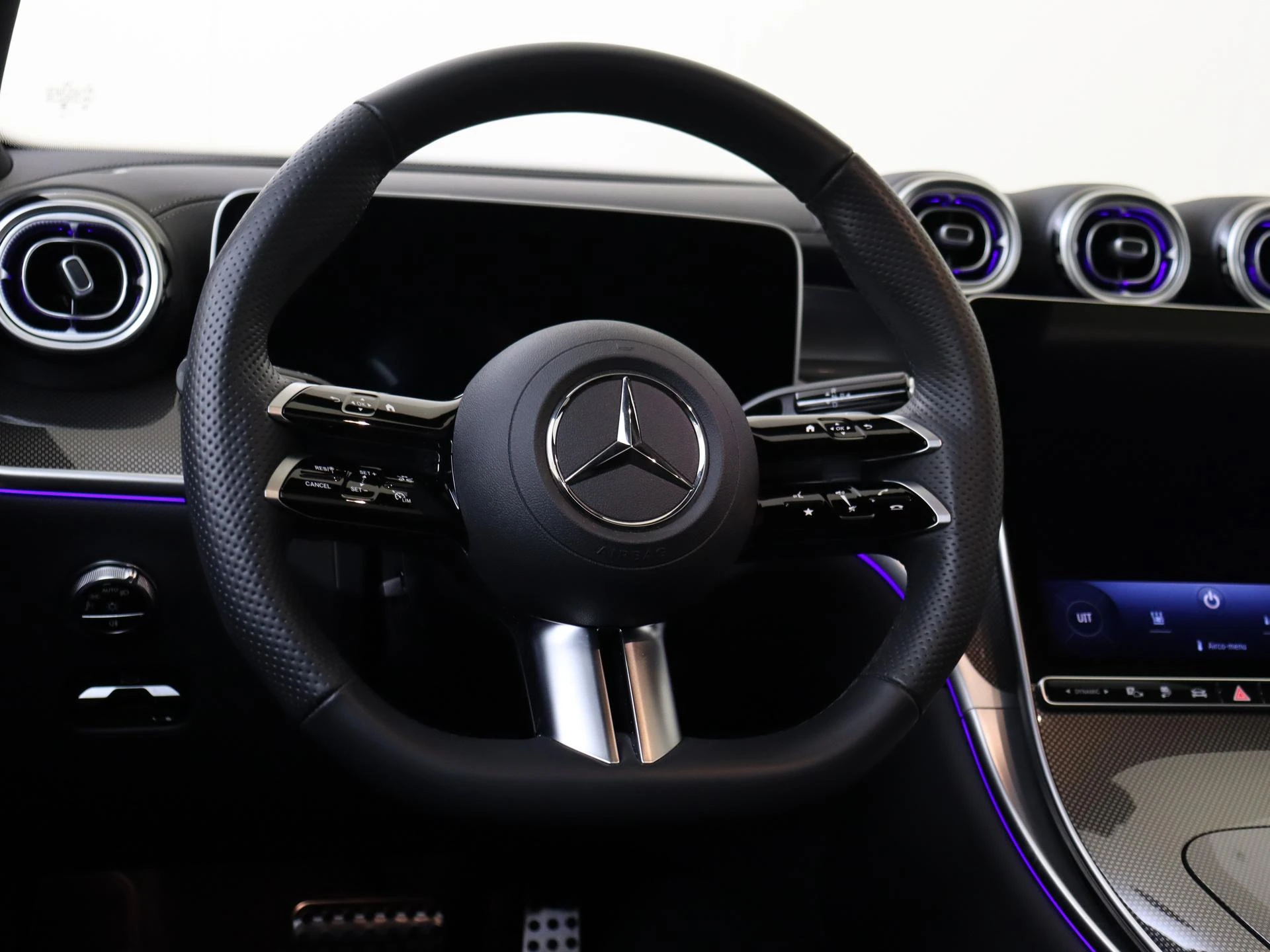 Mercedes-Benz-GLC-image-9