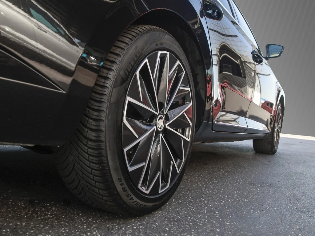 Škoda Superb Combi 2.0 TDI DSG L&K 4x4 Navi/Pano/RFK