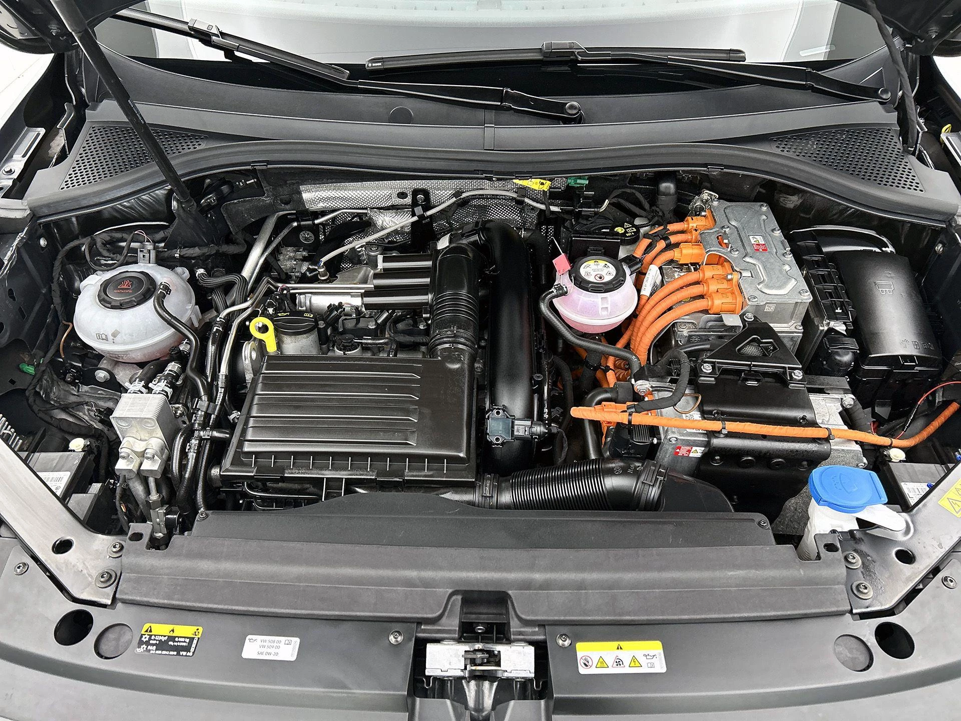 Volkswagen-Tiguan-image-30