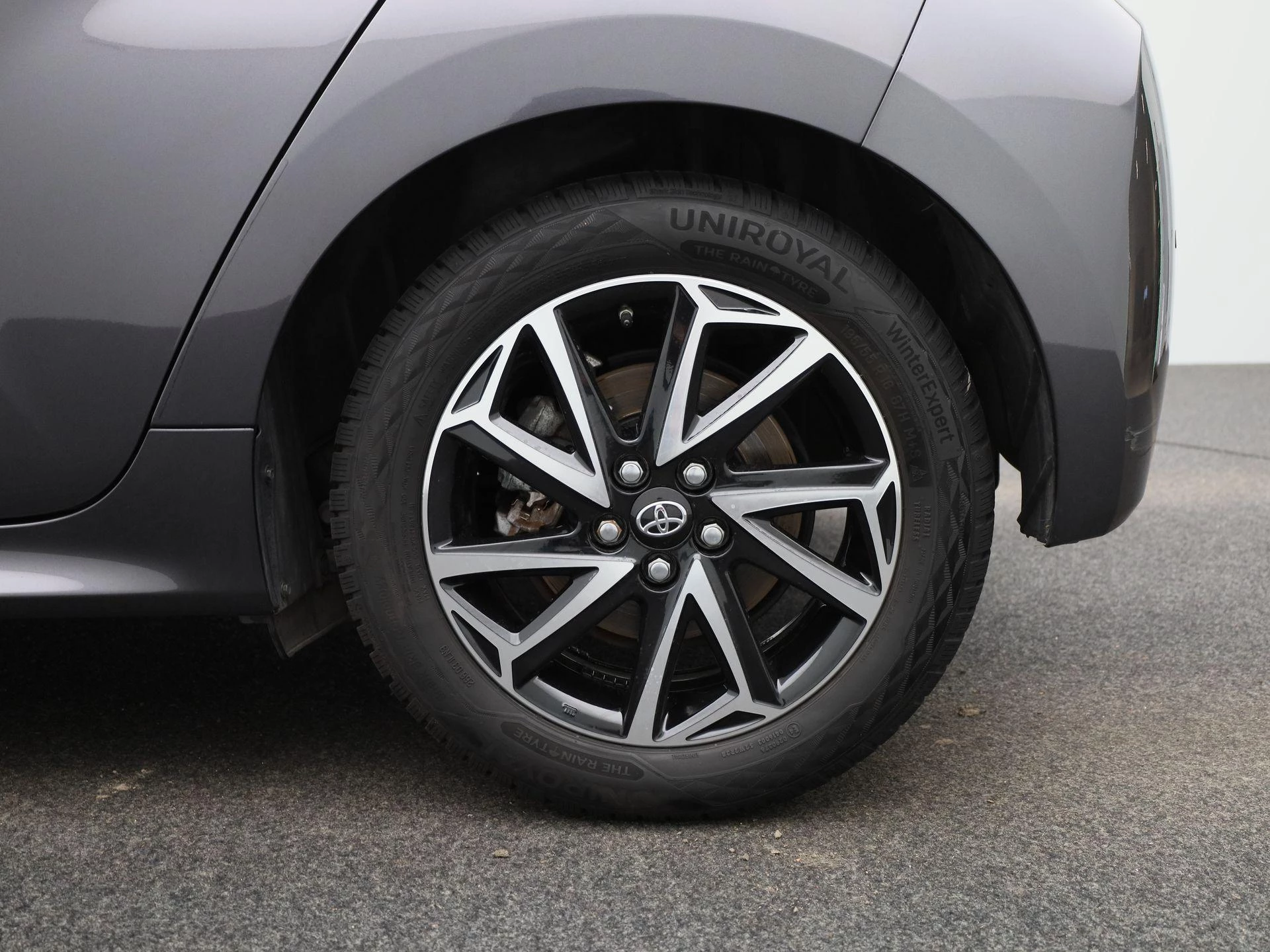 Toyota Yaris 1.5 Hybrid Business Plus