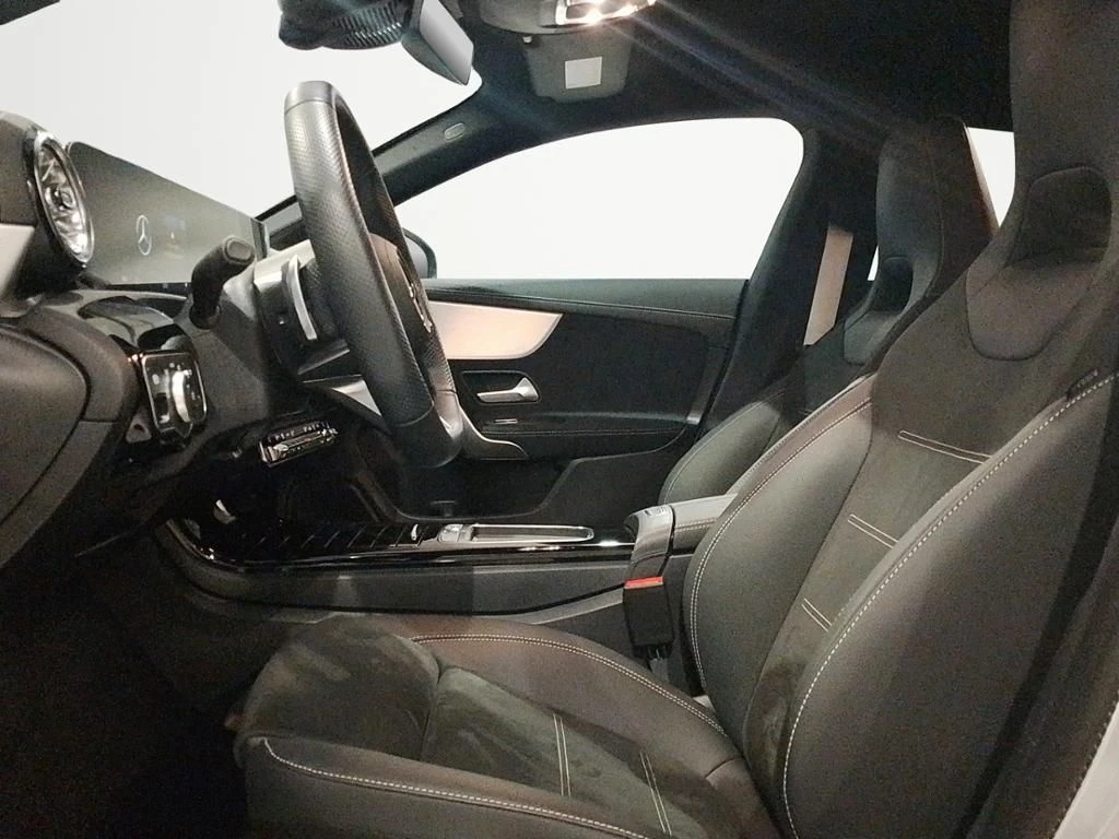 Mercedes-Benz-CLA 200 d-image-19