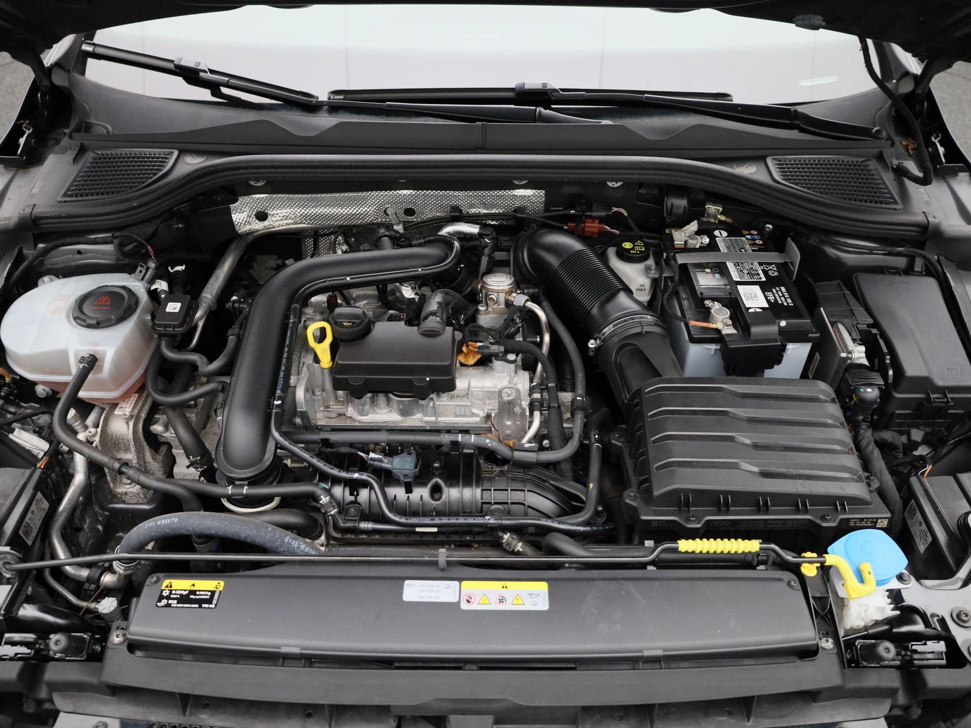 Volkswagen-Golf-image-35