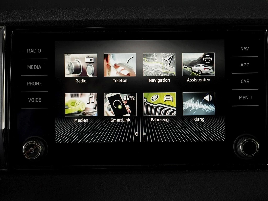 Škoda Karoq 1.5 TSI DSG Selection Navi/AHK/LED