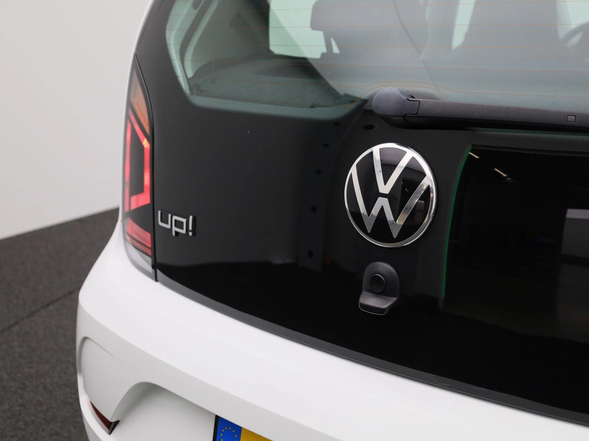 Volkswagen-up!-image-29