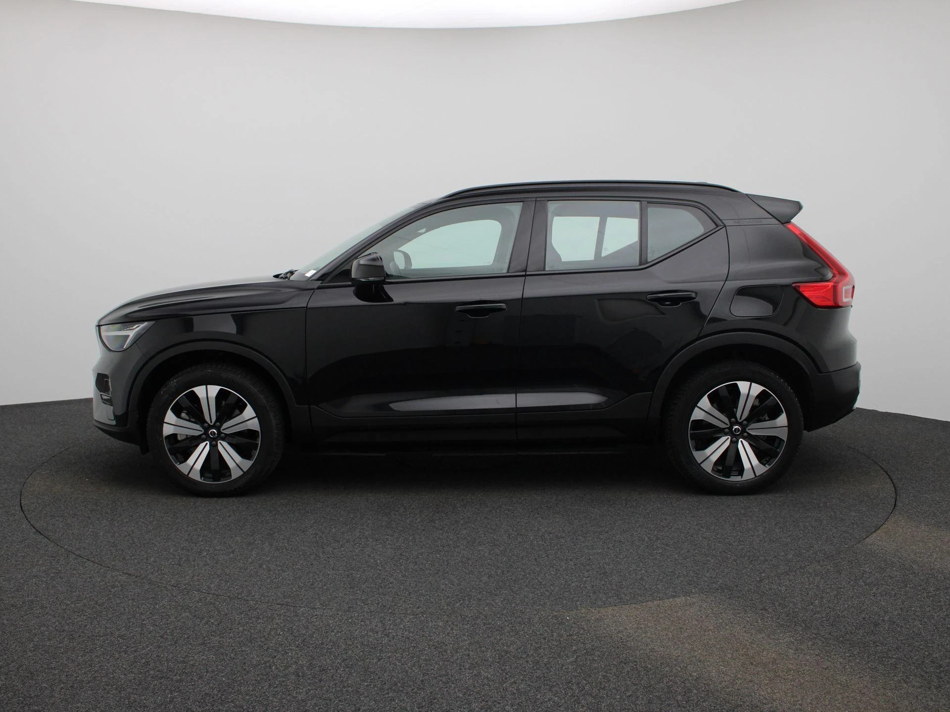Volvo-XC40-image-3