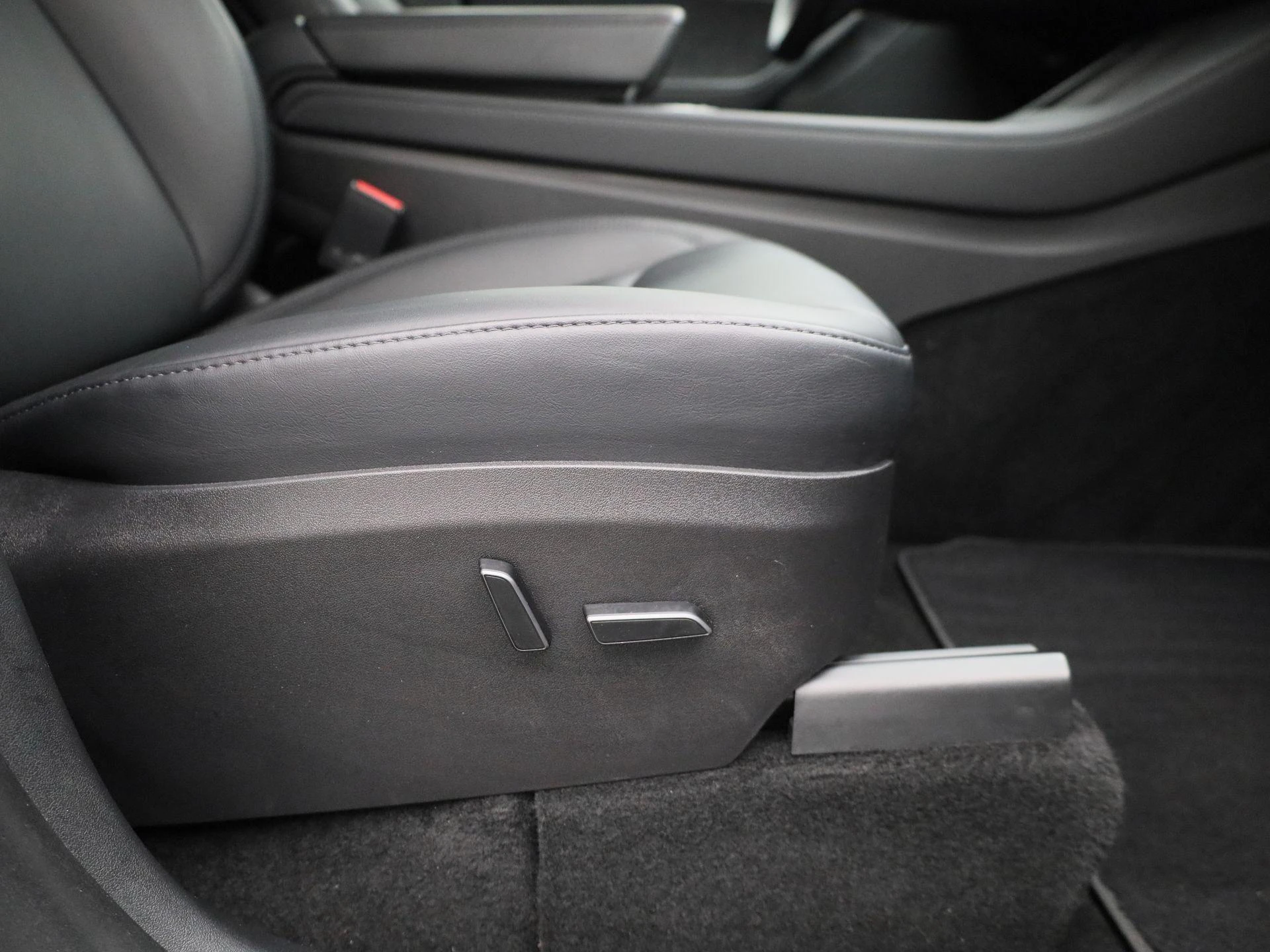 Tesla-Model Y-image-31